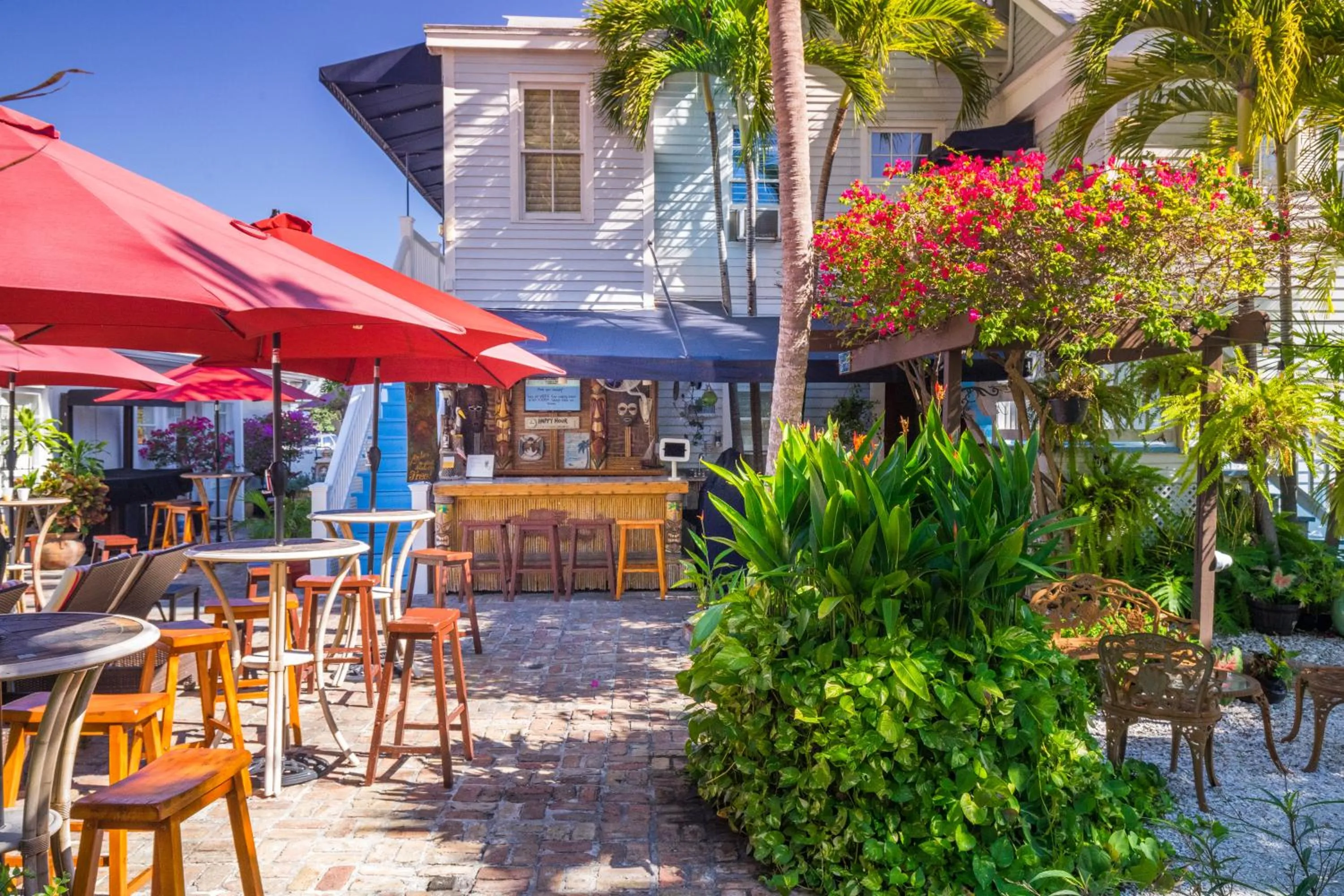 Lounge or bar in Duval Inn - Key West