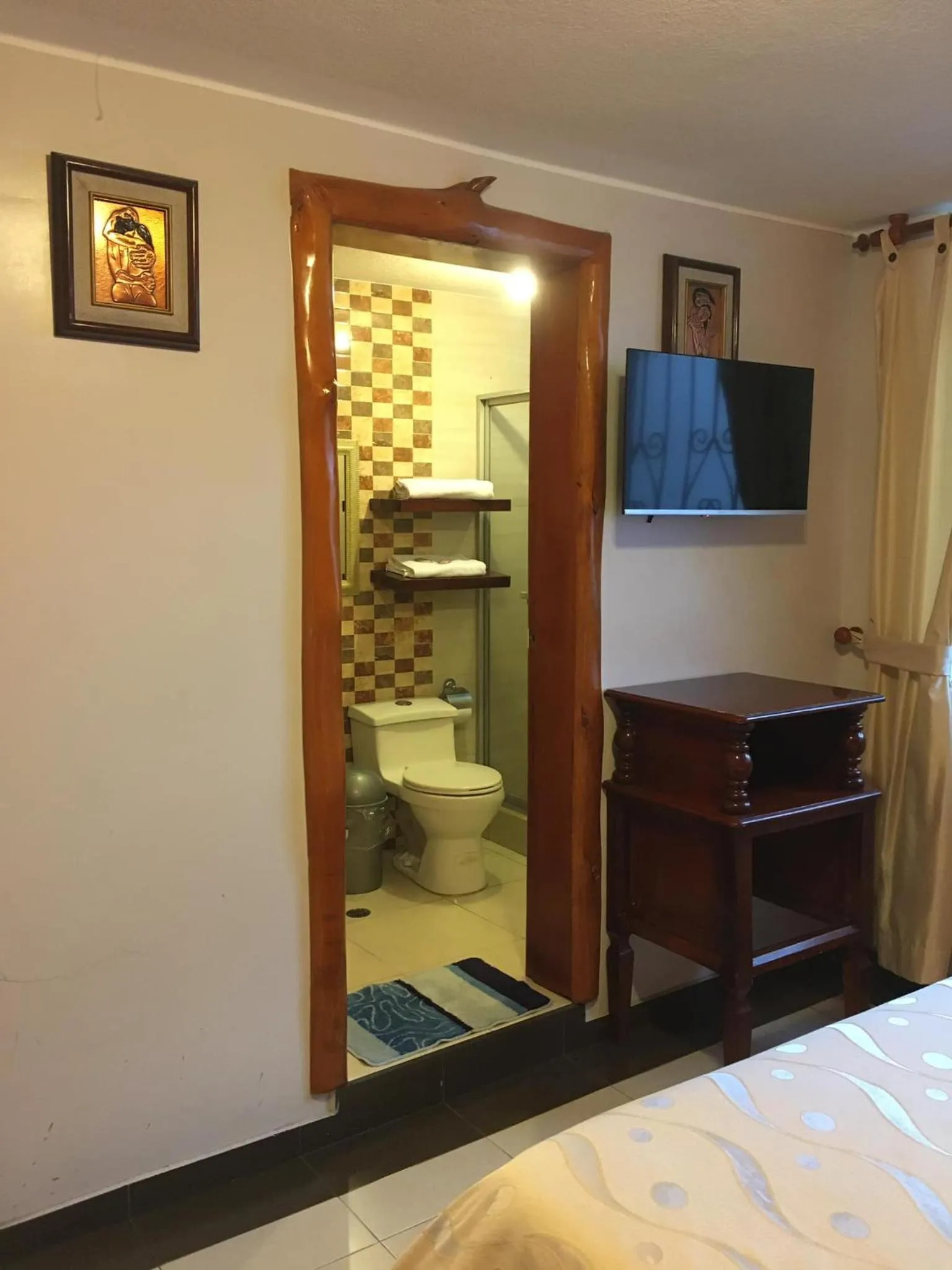 Bathroom, Bed in HOTEL El INDIO