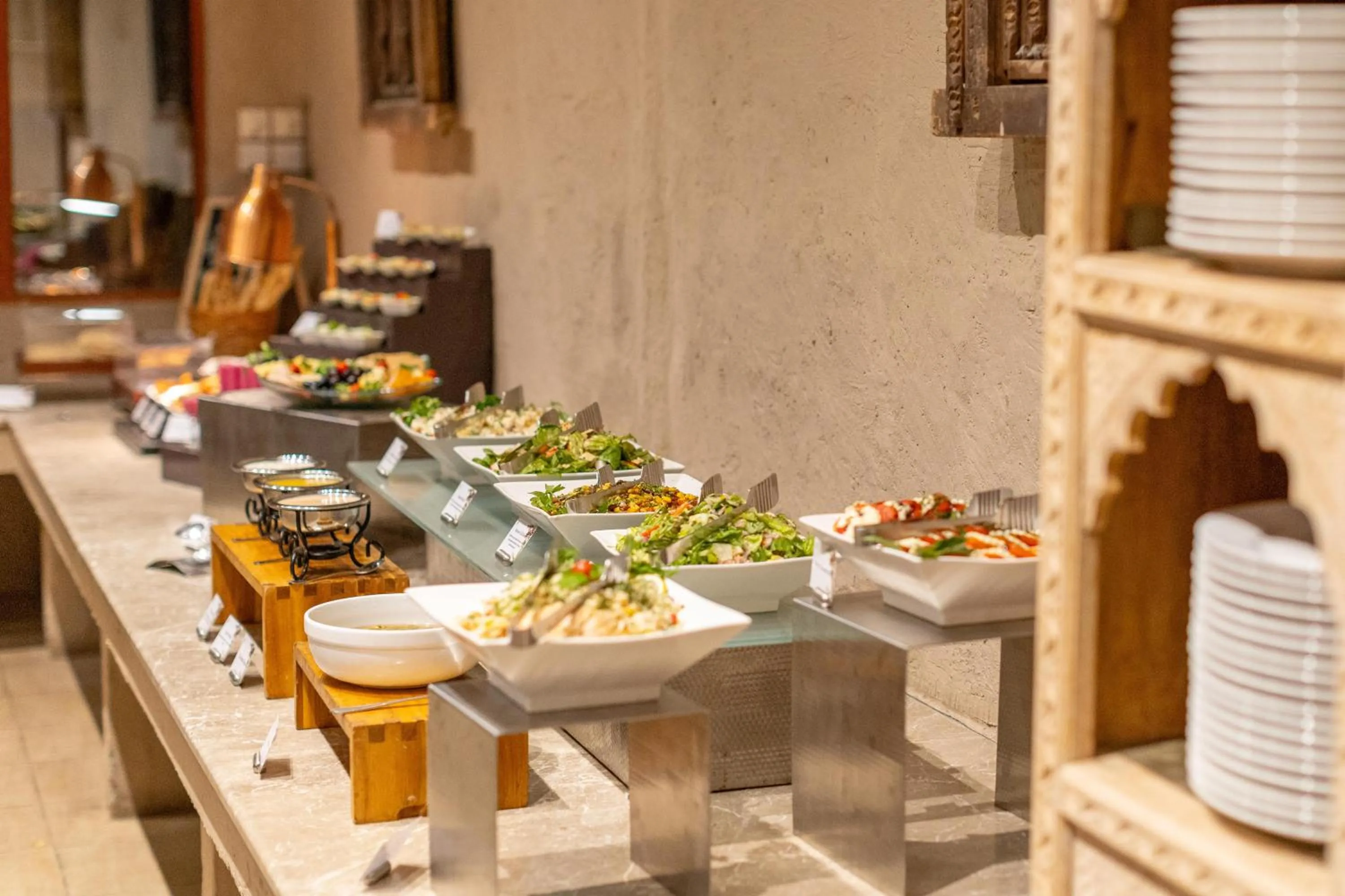 Restaurant/places to eat in Thousand Nights Camp