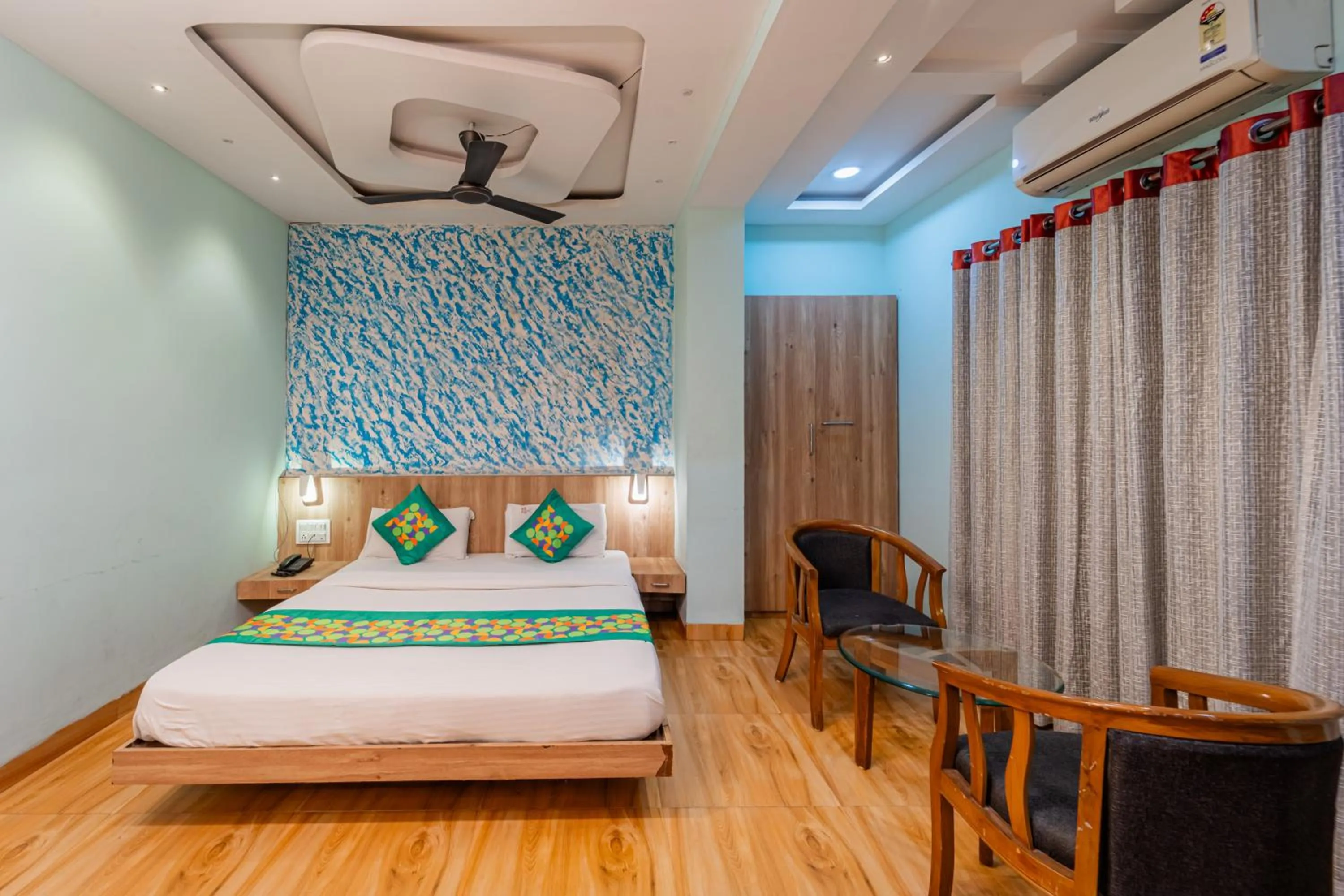 Bedroom, Bed in Treebo Musk