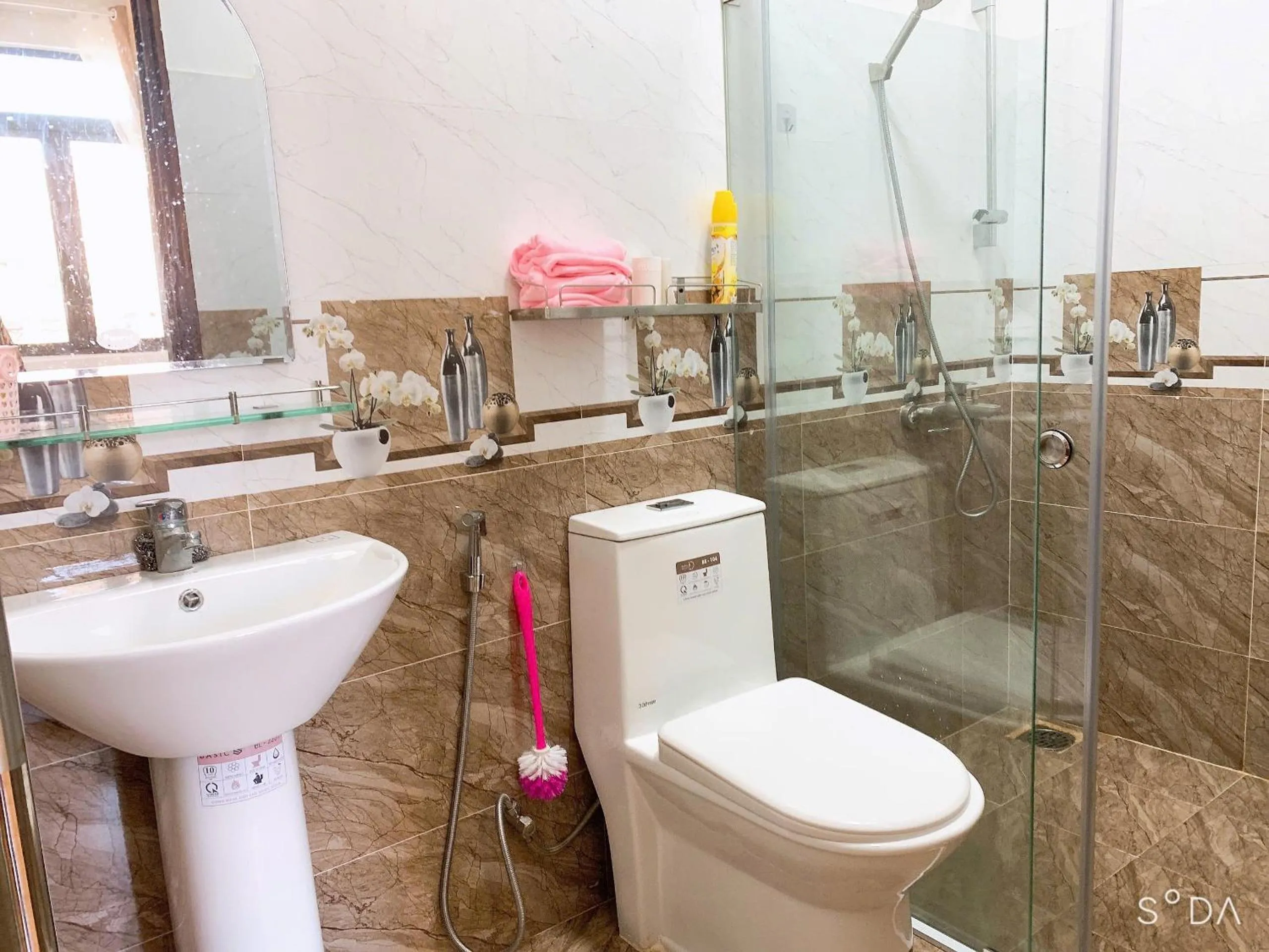 Bathroom in OYO 1248 Quyen House