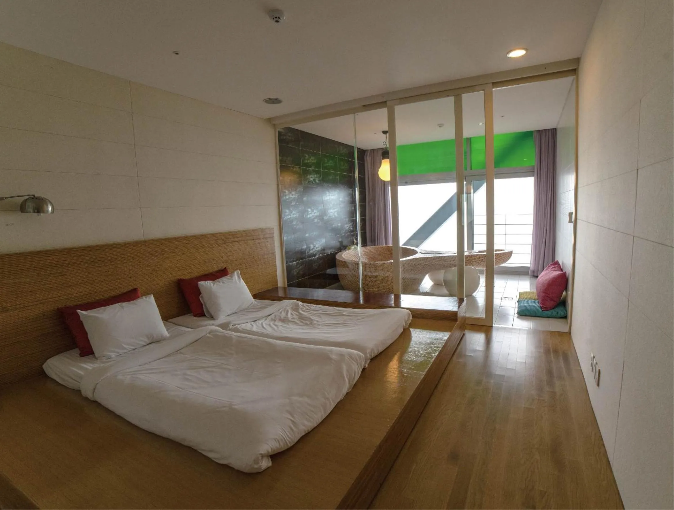 Bed in Haslla Art World Museum Hotel