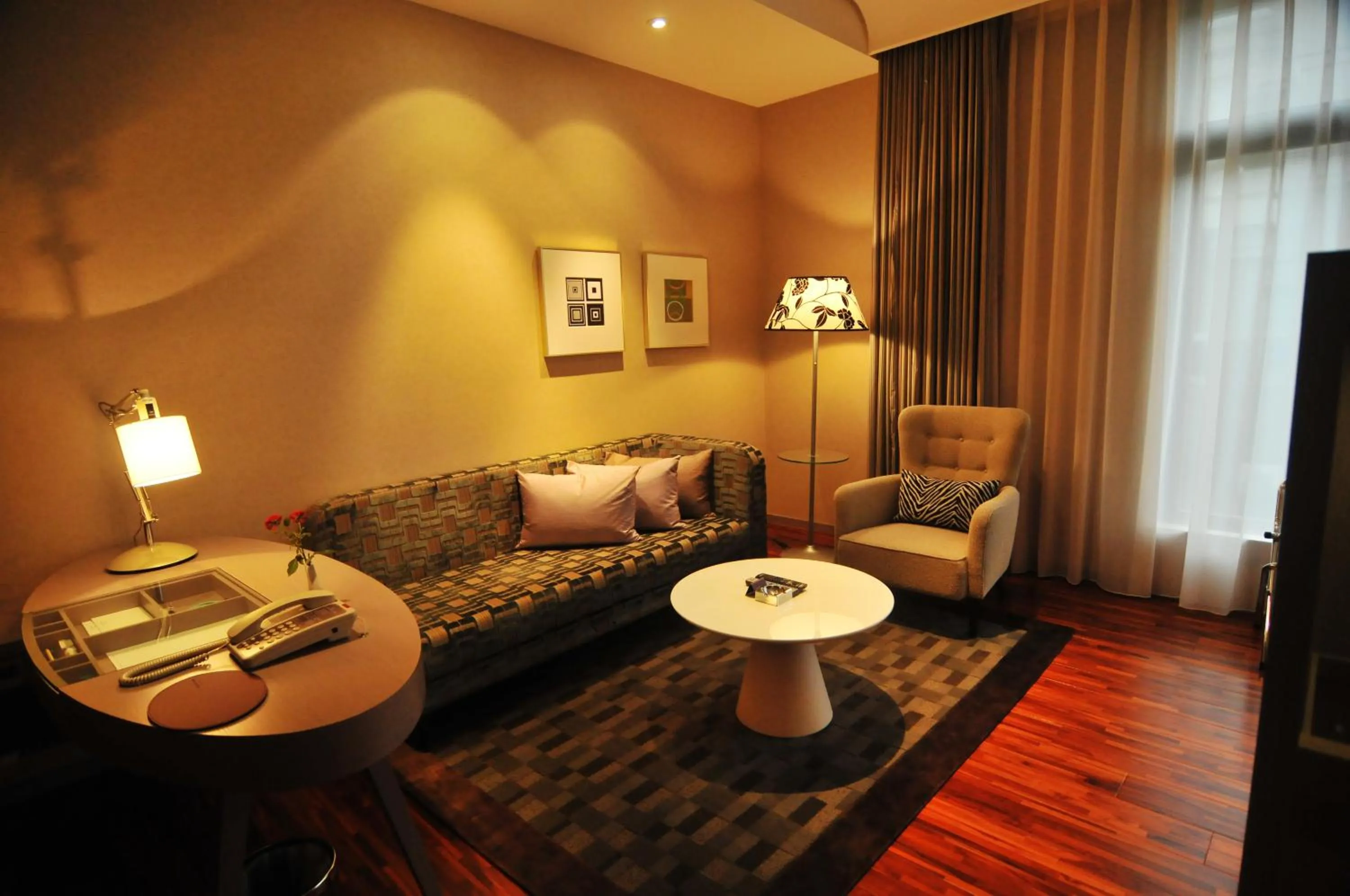 Photo of the whole room in Hung's Mansion