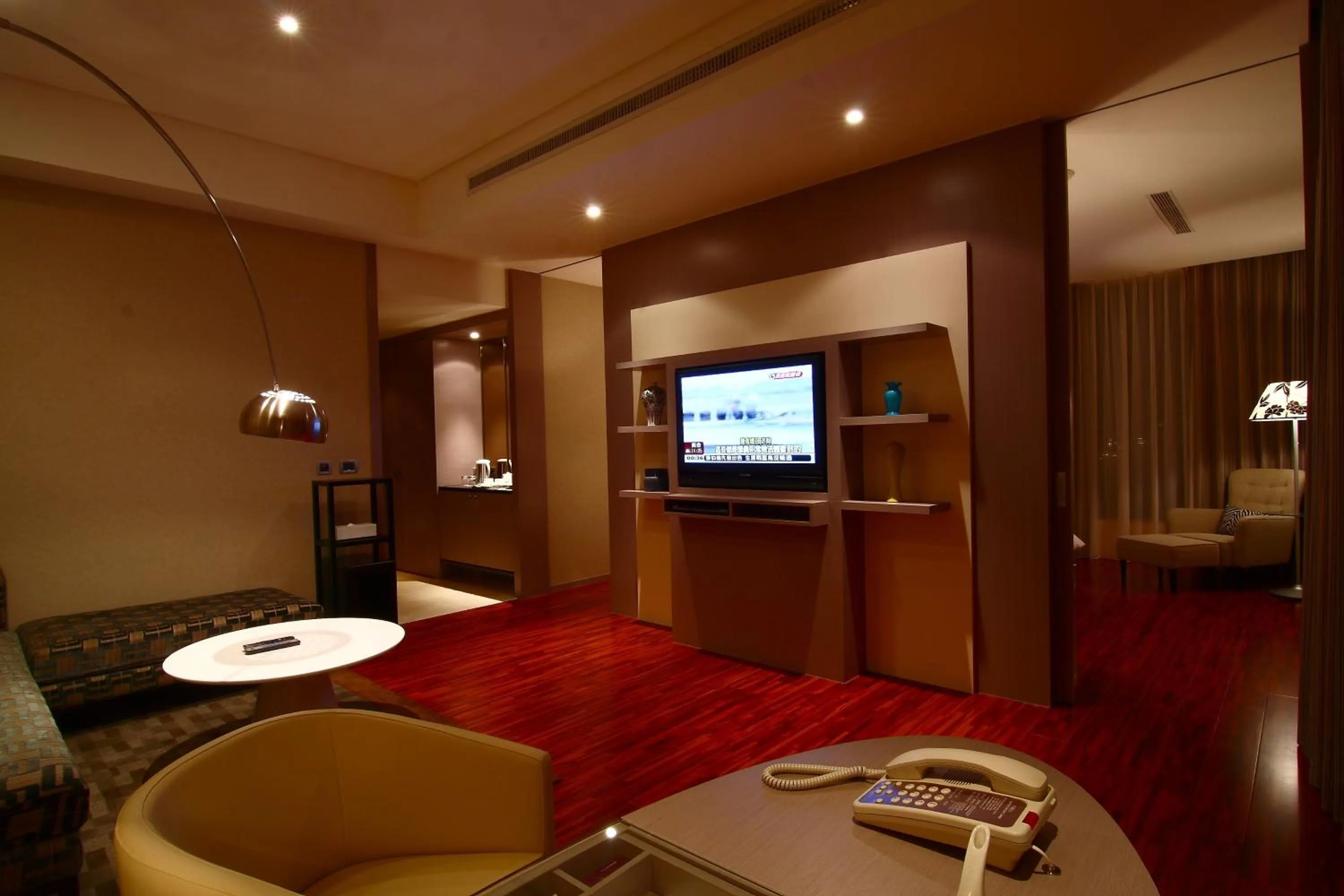 TV and multimedia in Hung's Mansion