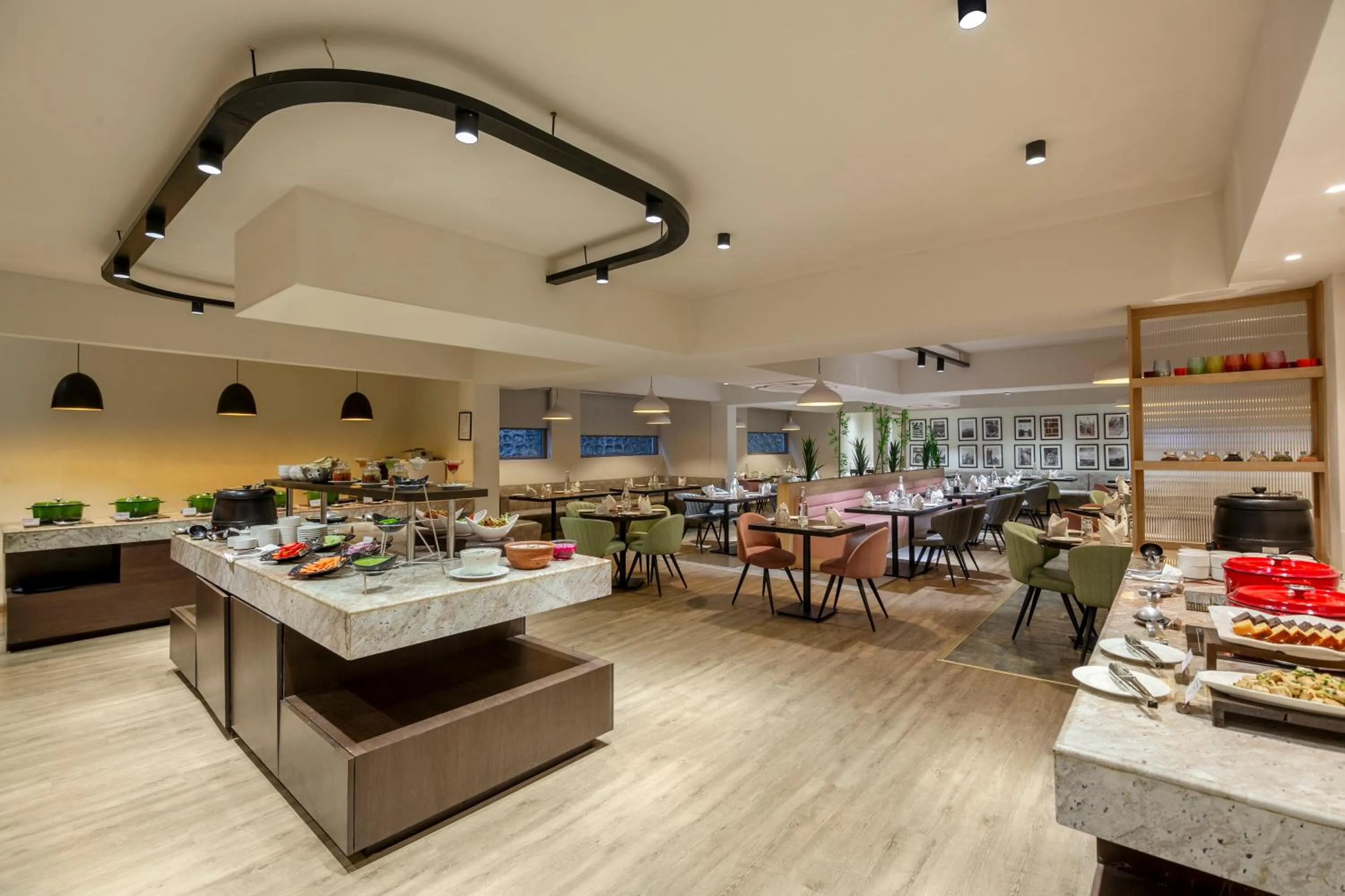 Restaurant/places to eat in Sterling Nainital