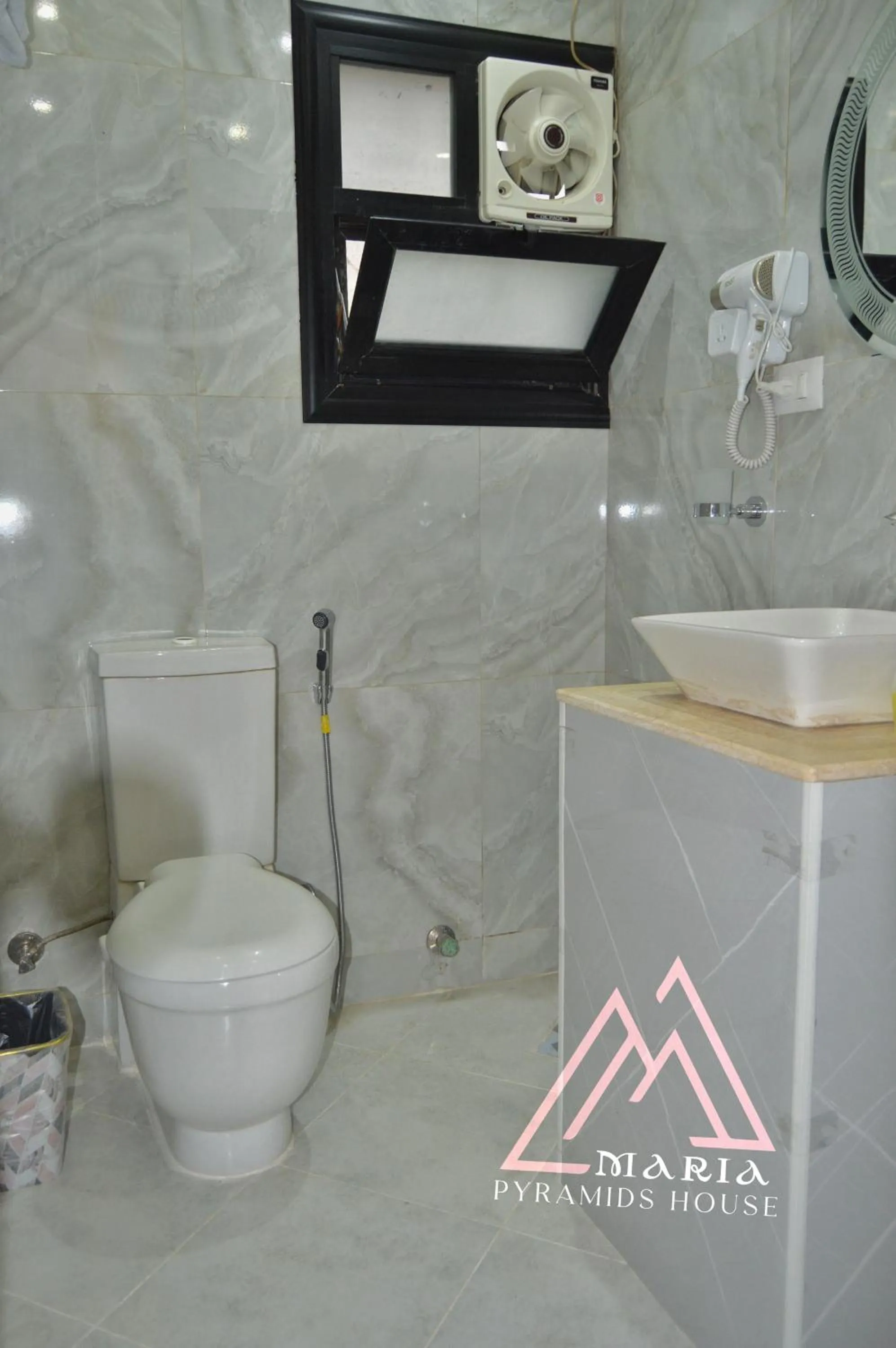 Toilet in Maria Pyramids House