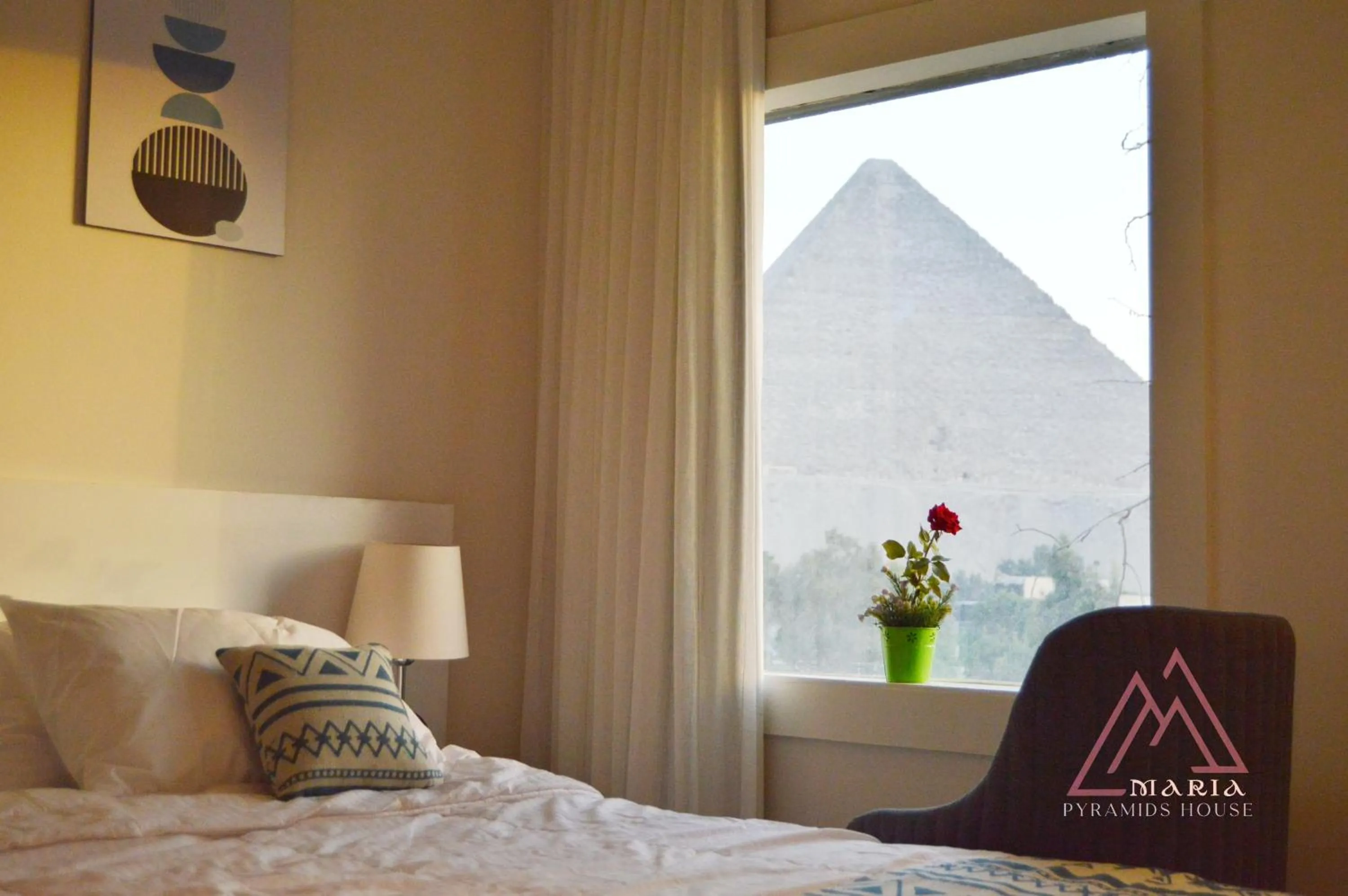 Bed in Maria Pyramids House