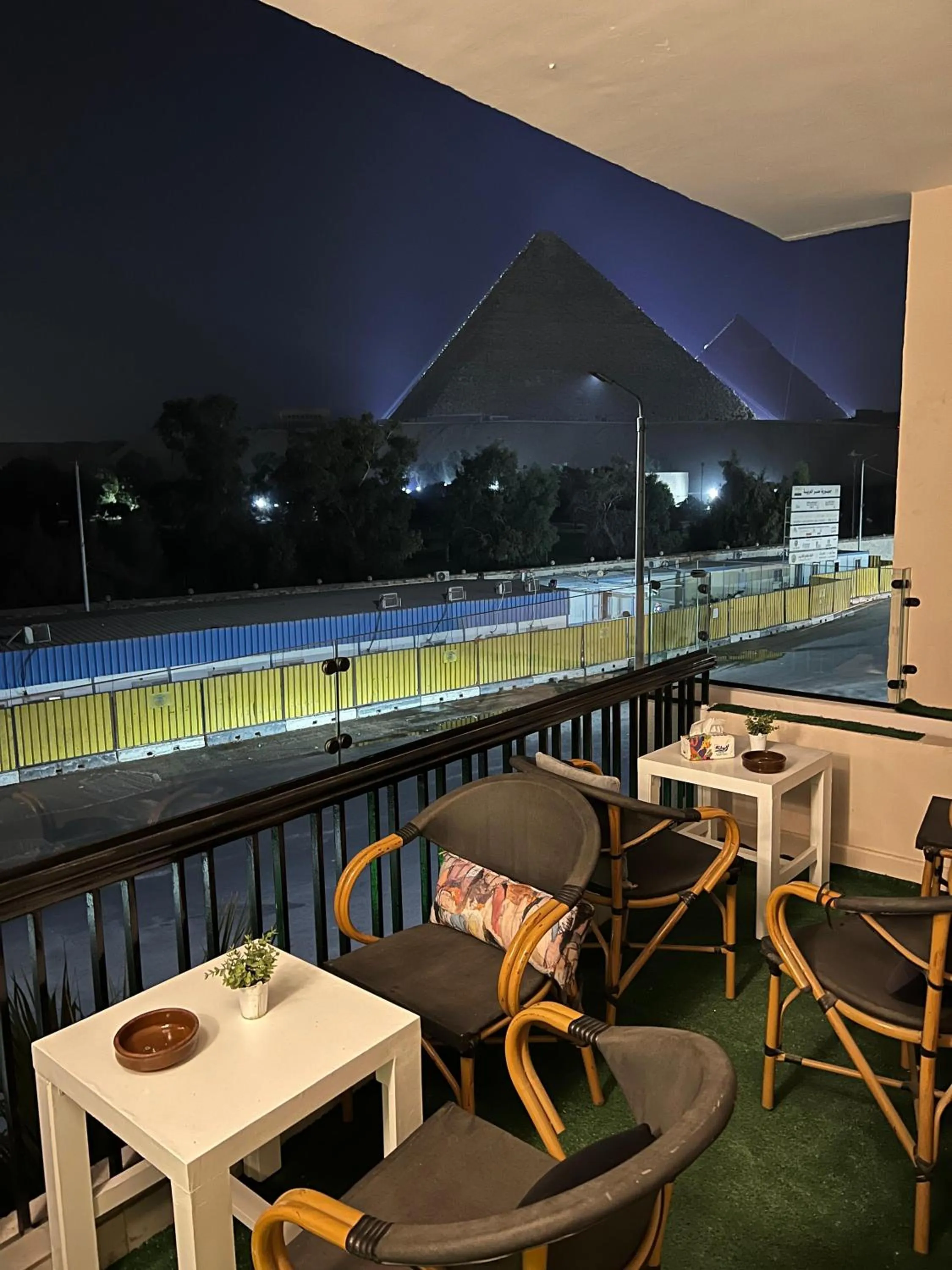 Night in Maria Pyramids House