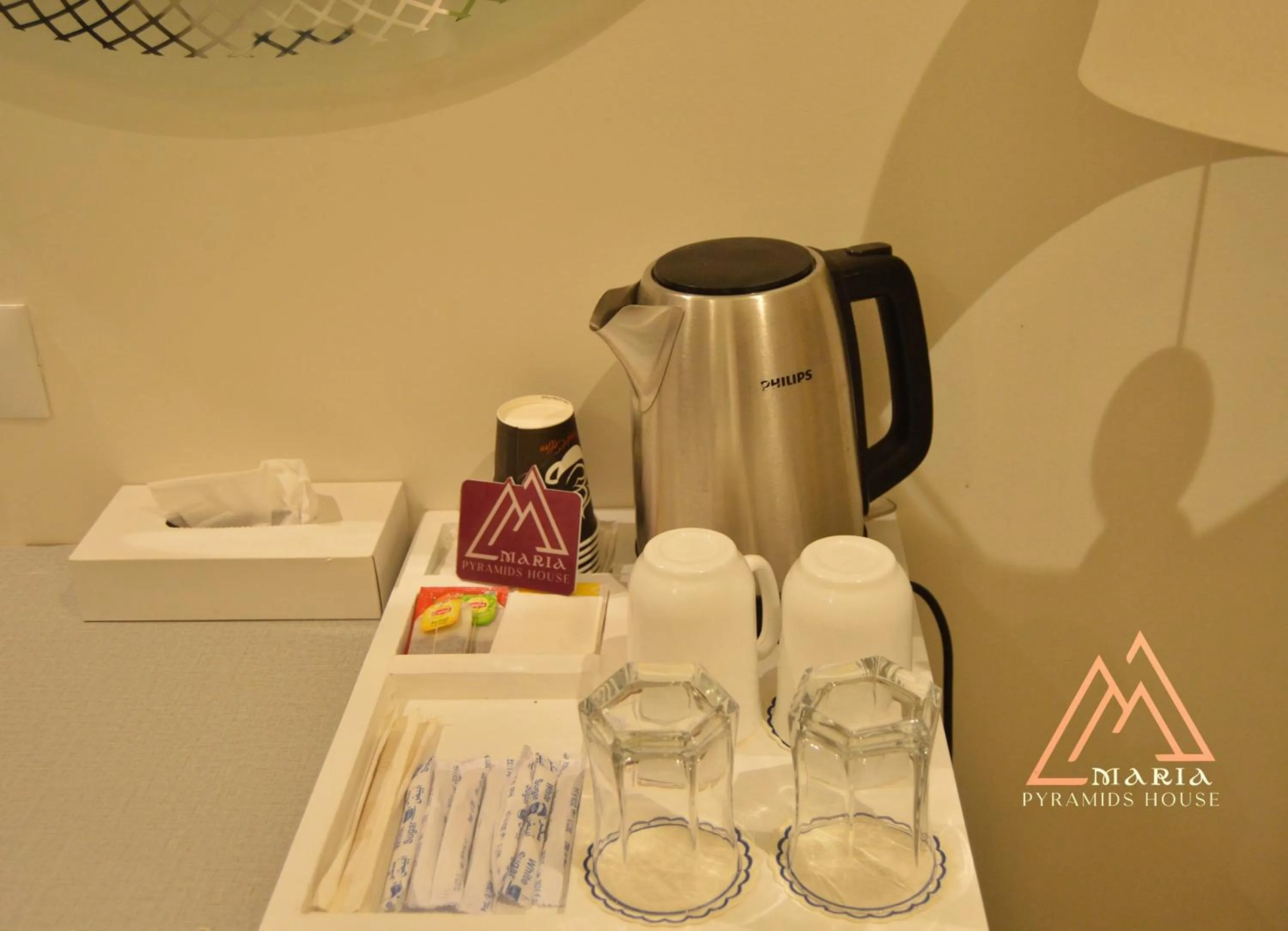 Coffee/tea facilities in Maria Pyramids House