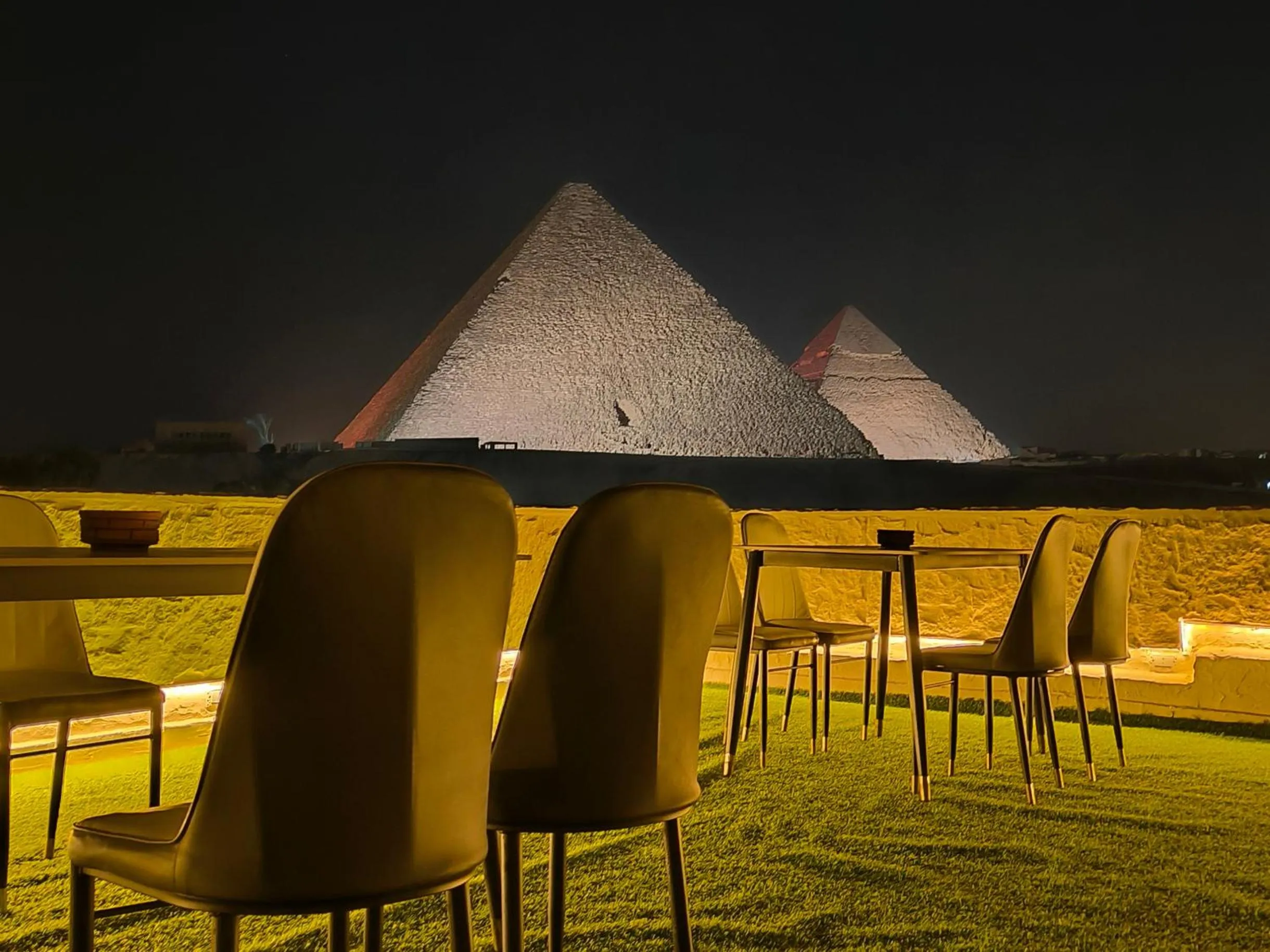 Night in Maria Pyramids House