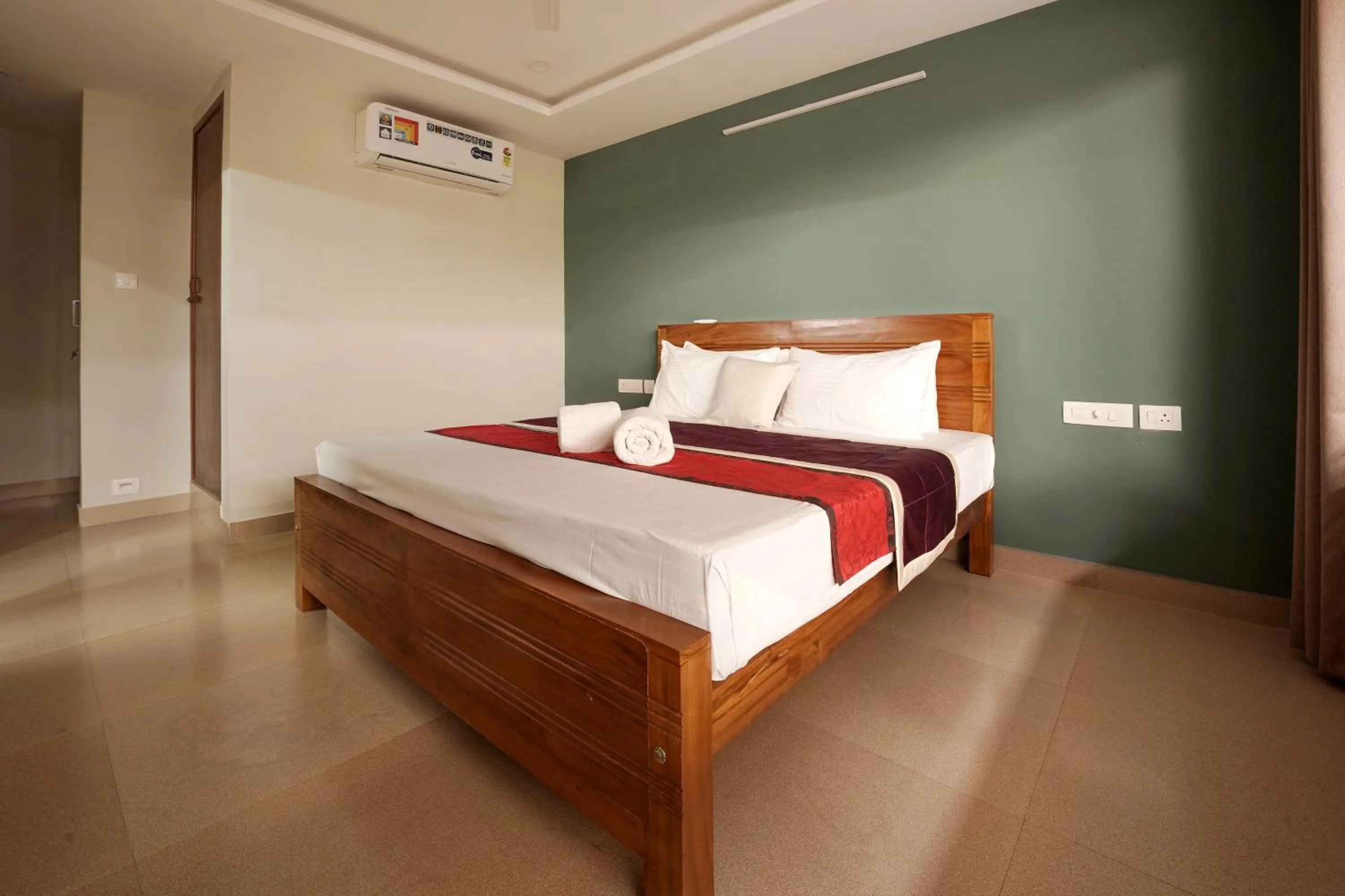 Bedroom, Bed in Span Avenue