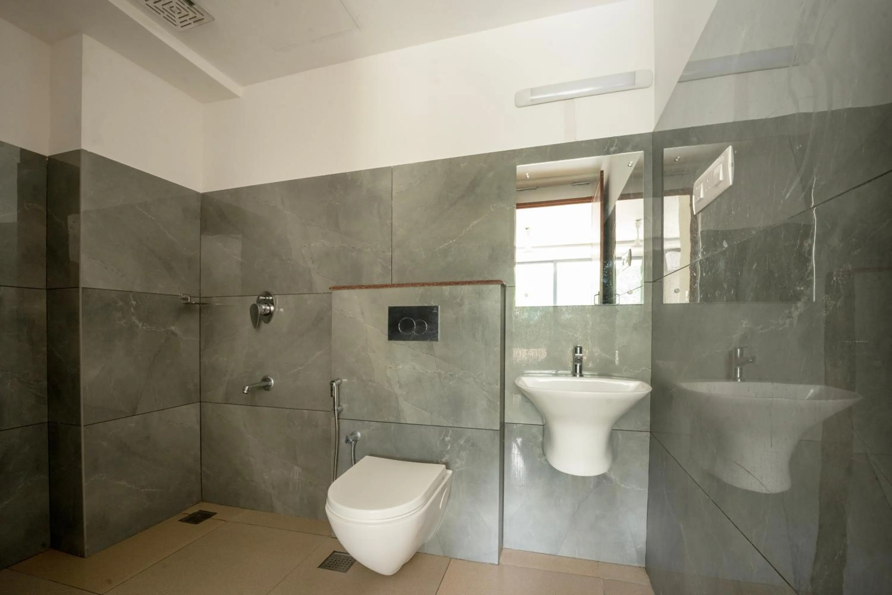 Bathroom in Span Avenue