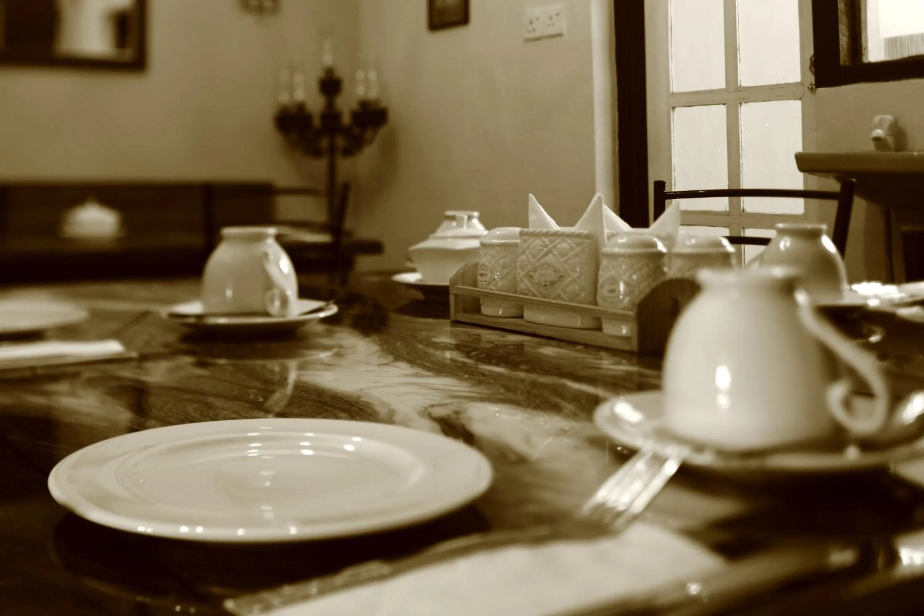 Restaurant/places to eat in House of Leisure