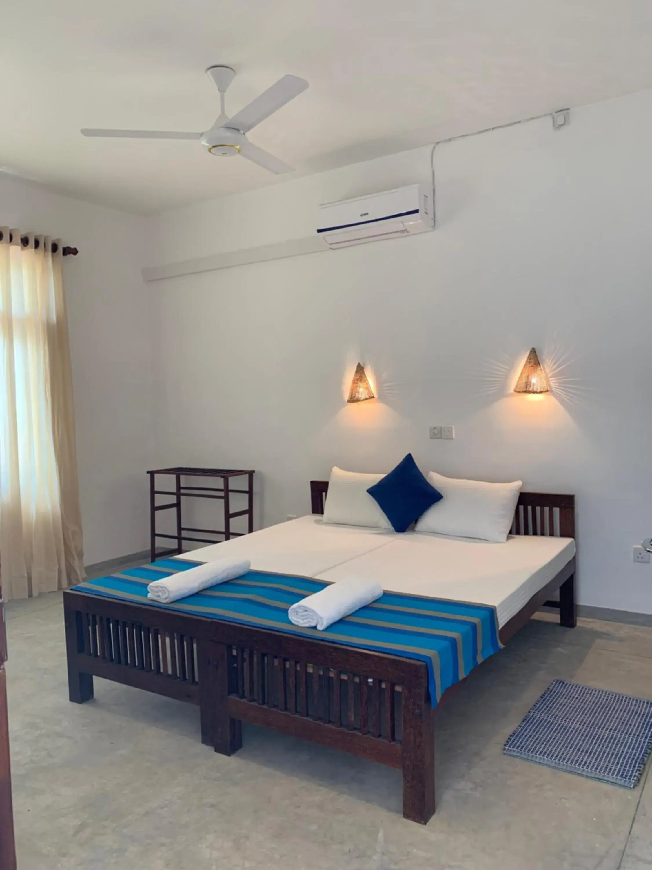 Deluxe Double Room with Sea View in Curry Bowl Restaurant & Turtles Rest Deluxe Double Room with Sea View in Curry Bowl Restaurant & Turtles Rest