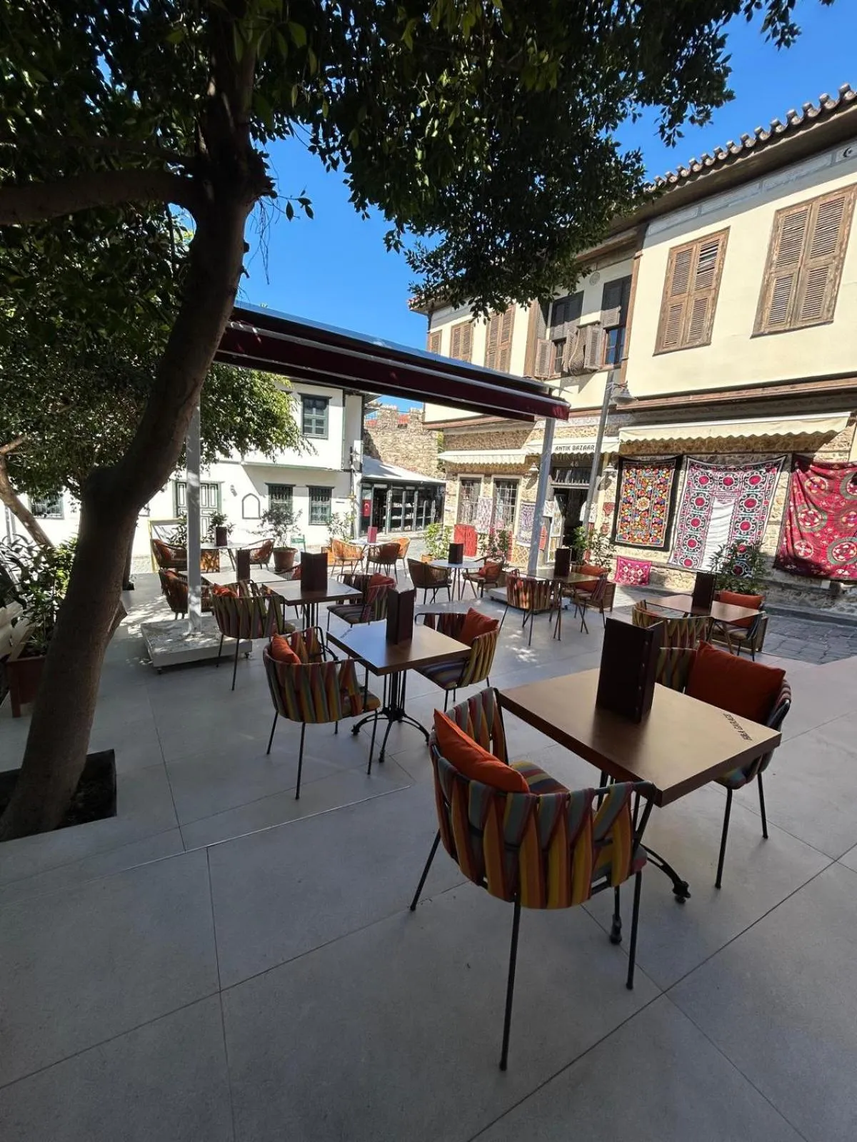 Property building in Oldies Hotel