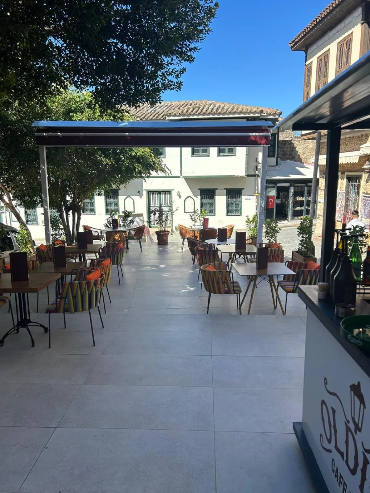 Property building in Oldies Hotel