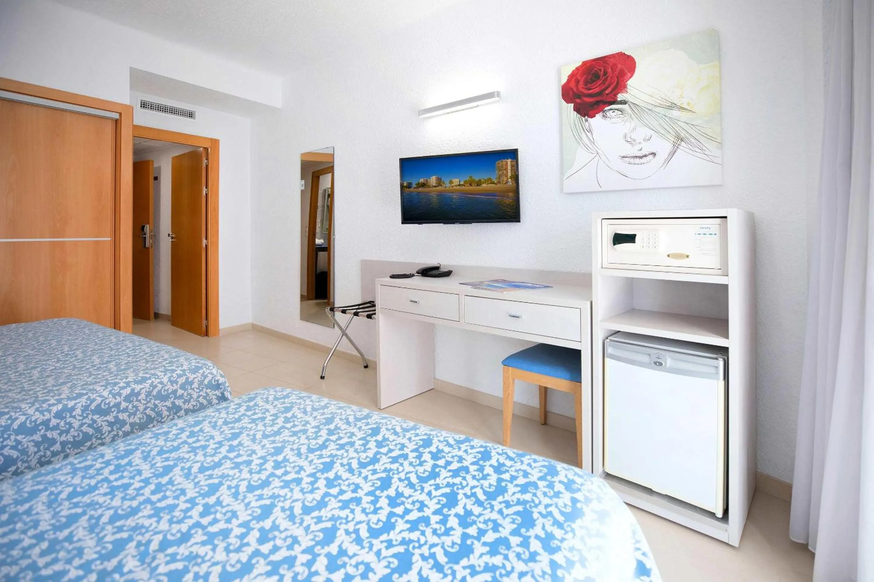 Photo of the whole room, Bed in Hotel Servigroup Trinimar