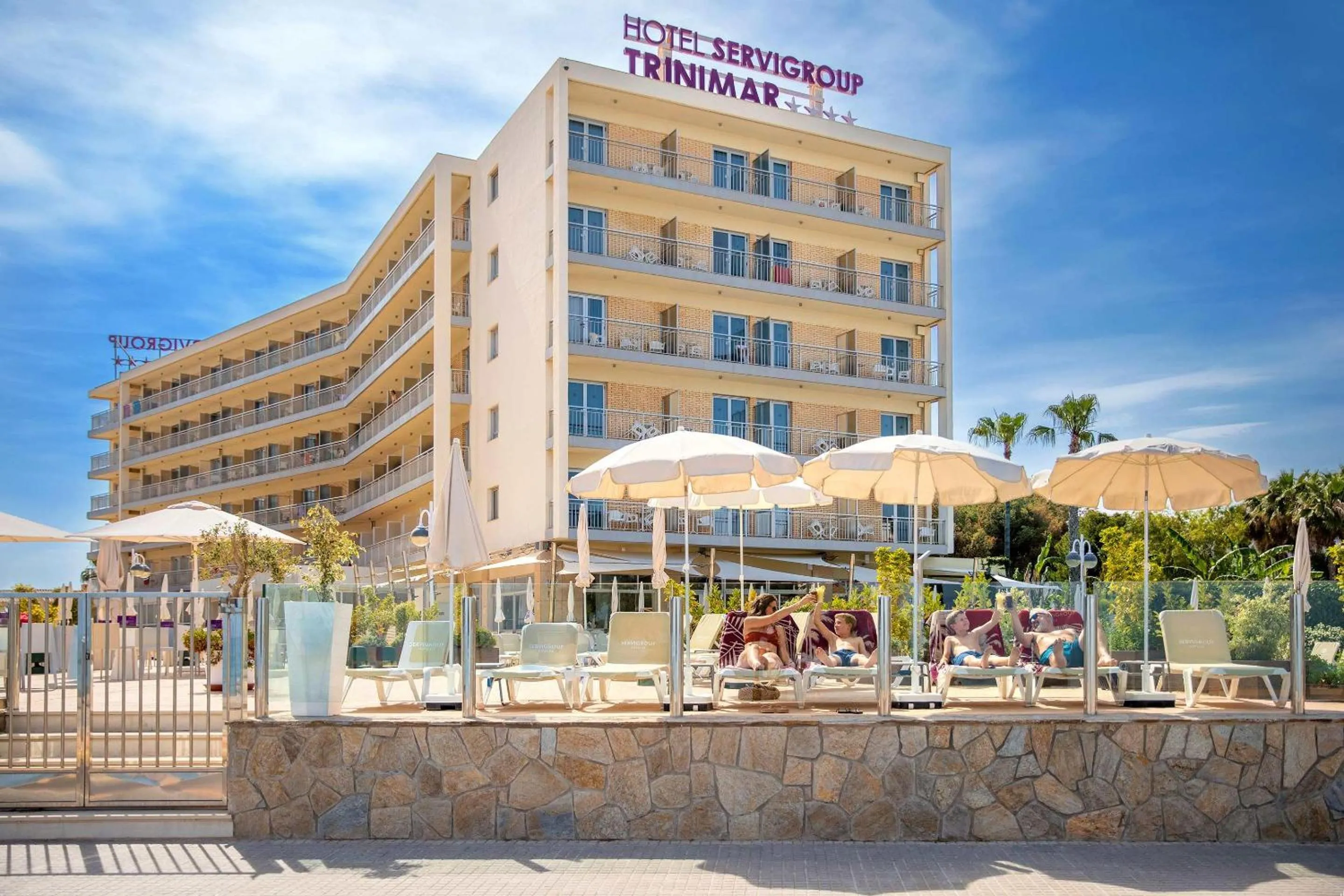 Property building in Hotel Servigroup Trinimar