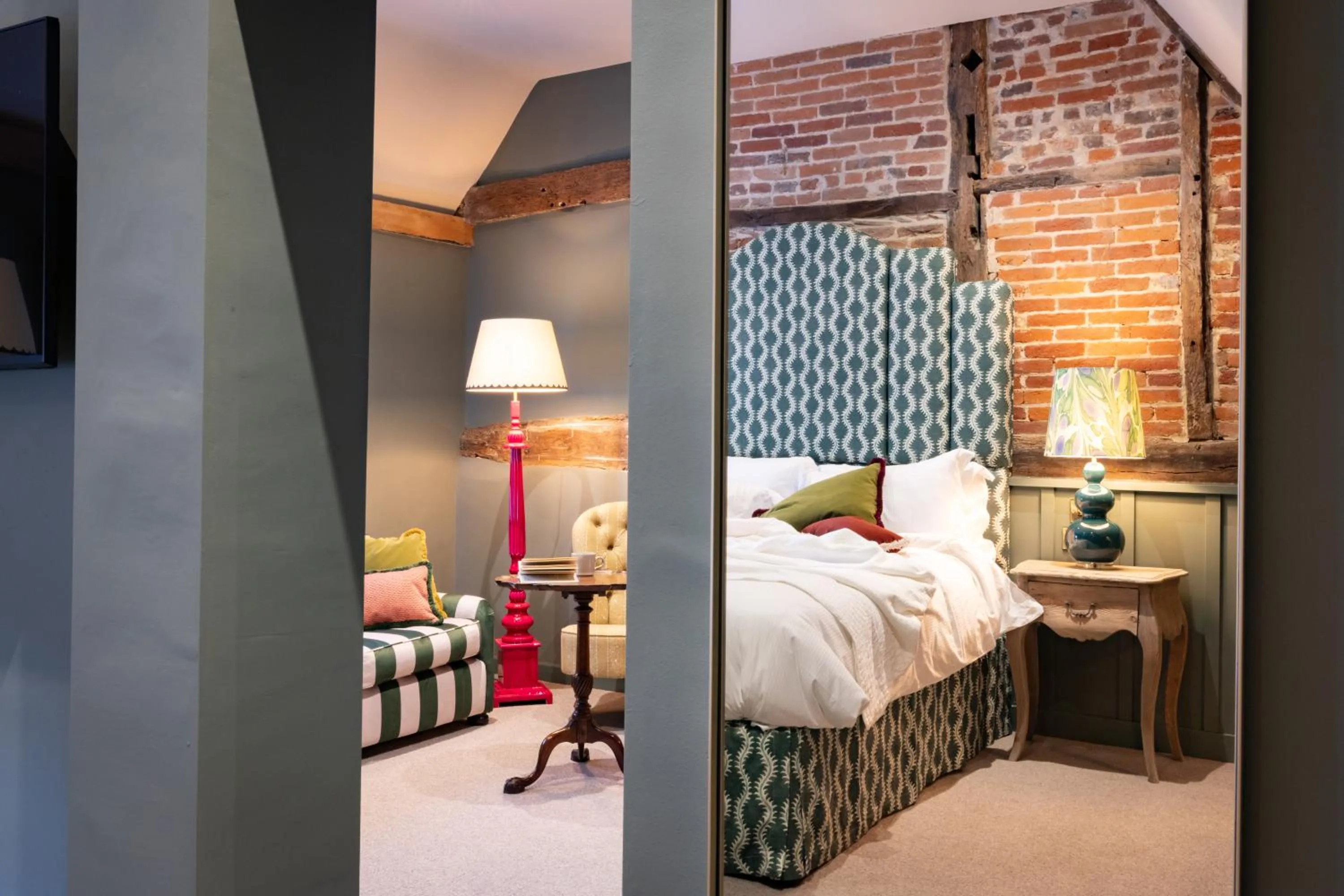 Bedroom, Bed in The Coat and Bear - A Heartwood Inn