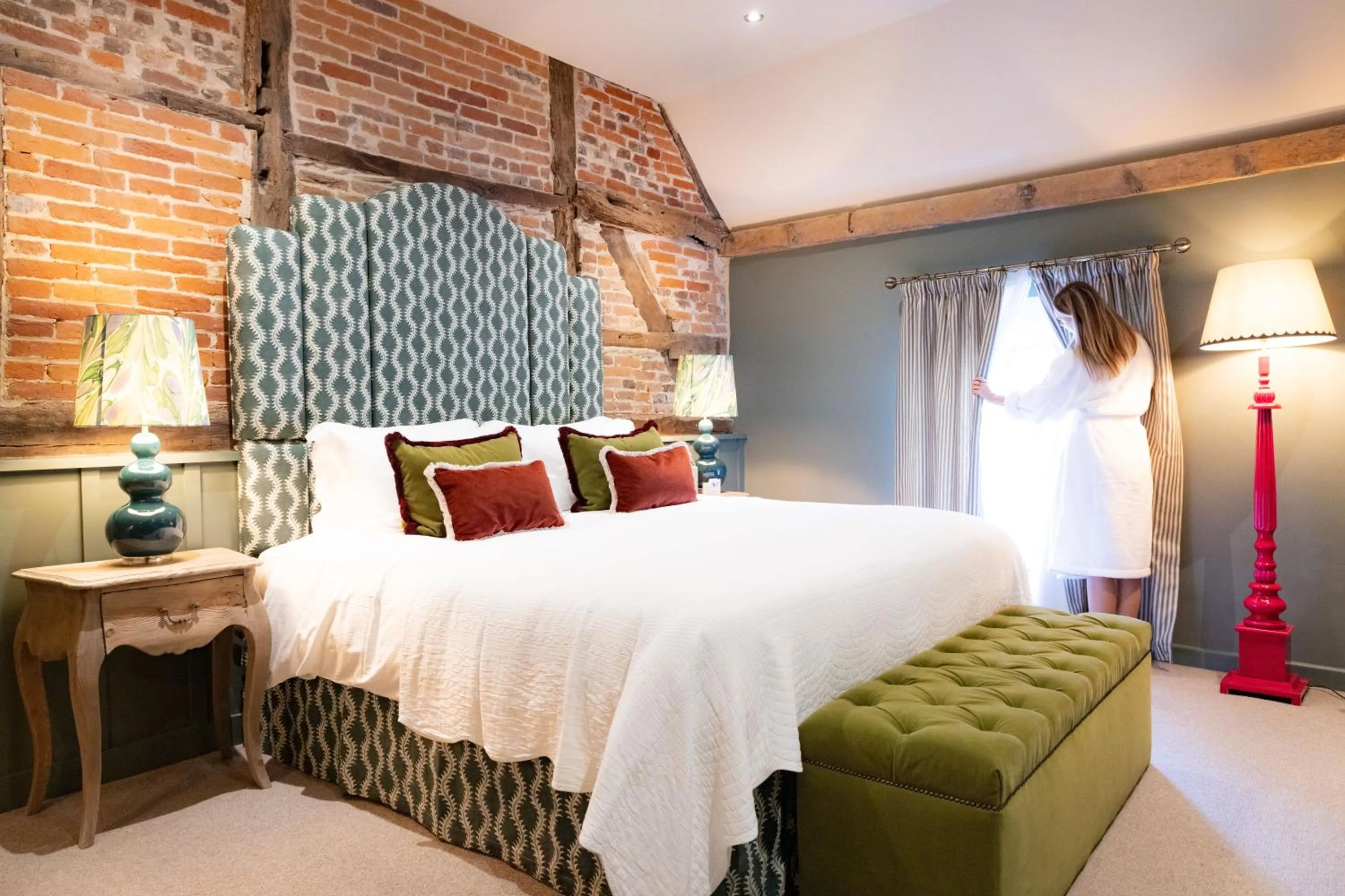 Bedroom, Bed in The Coat and Bear - A Heartwood Inn