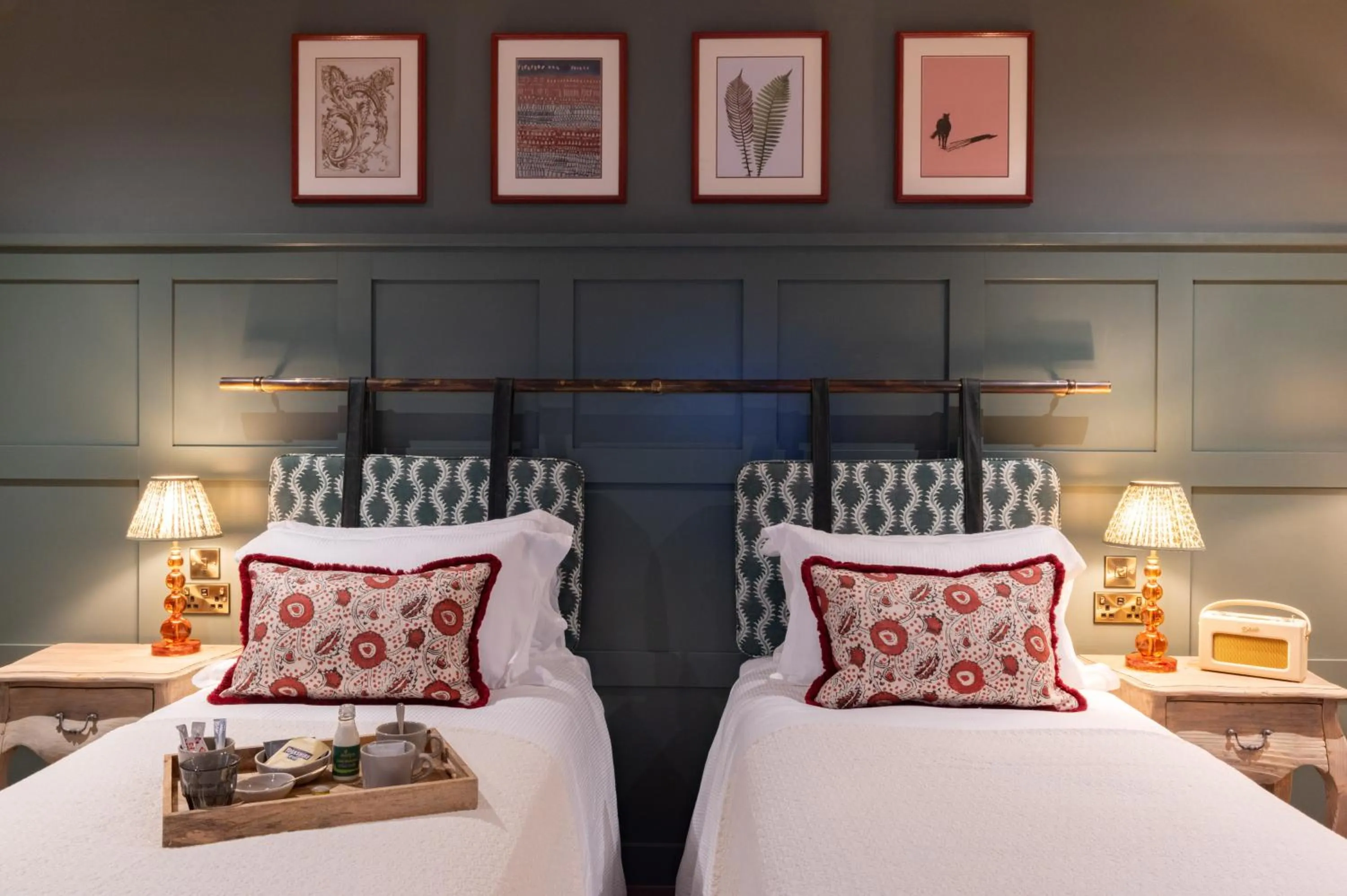 Bedroom, Bed in The Coat and Bear - A Heartwood Inn