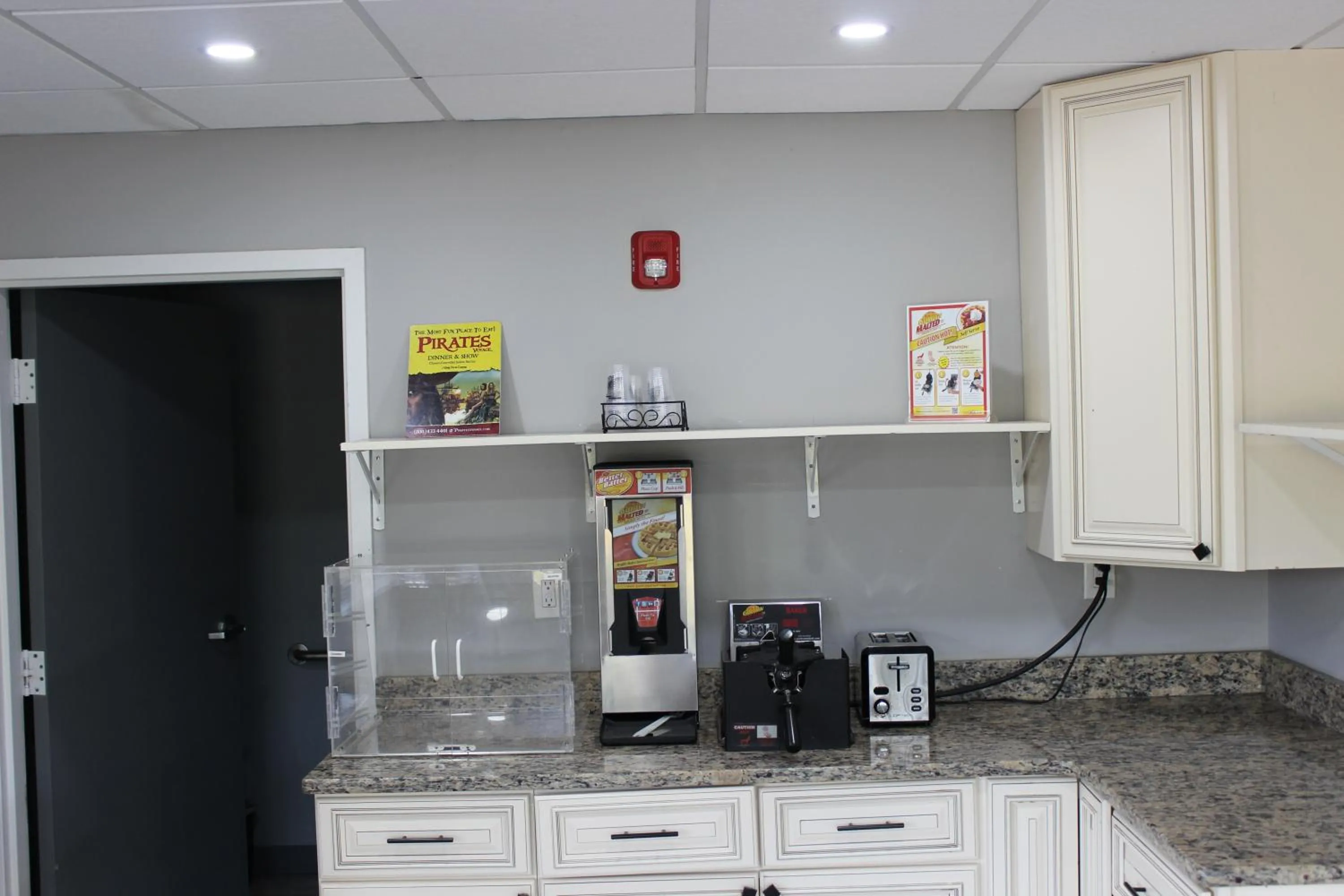 Coffee/tea facilities in Riverfront Inn