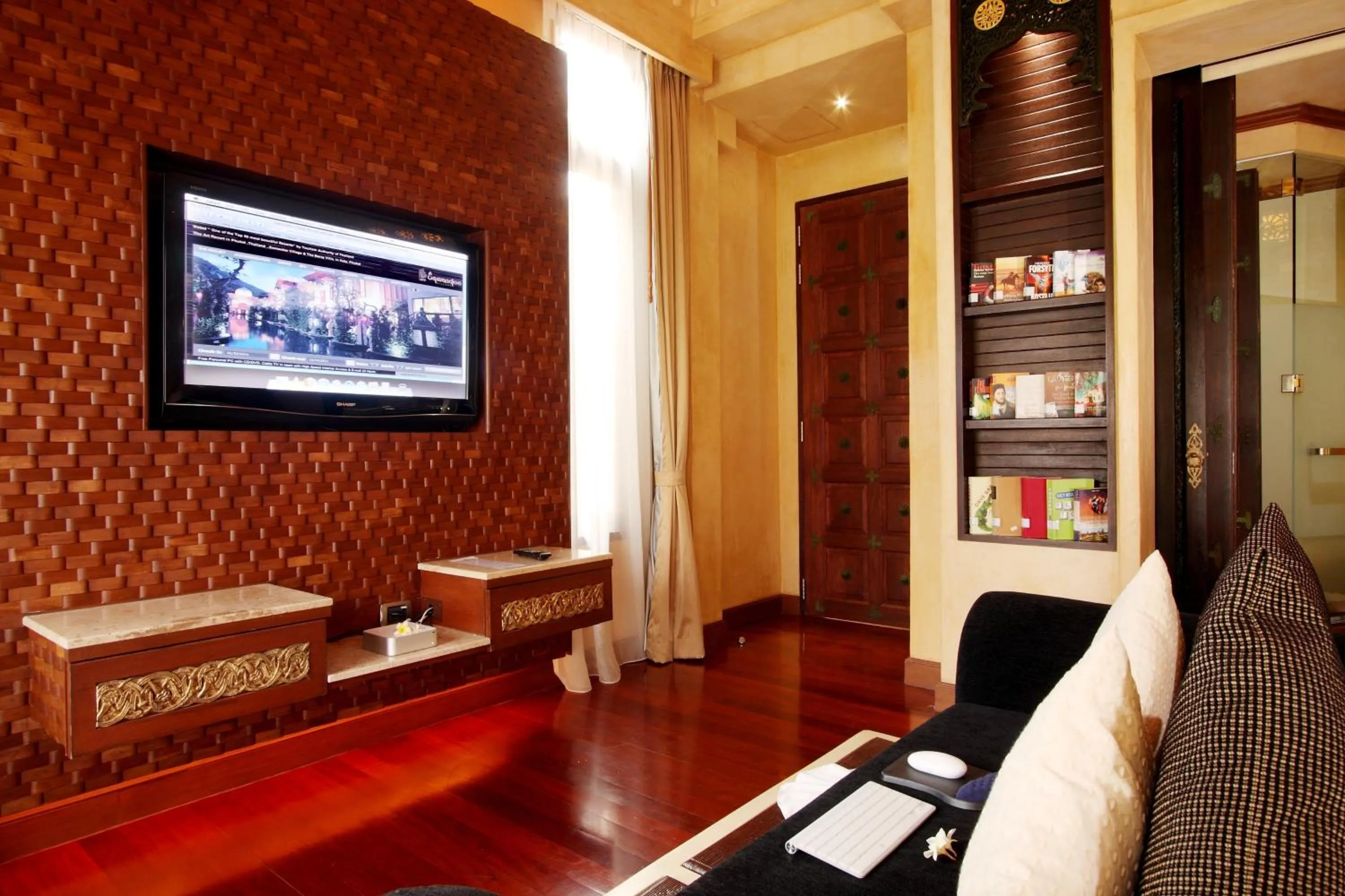 TV and multimedia, TV/Entertainment Center in The Baray Villa by Sawasdee Village