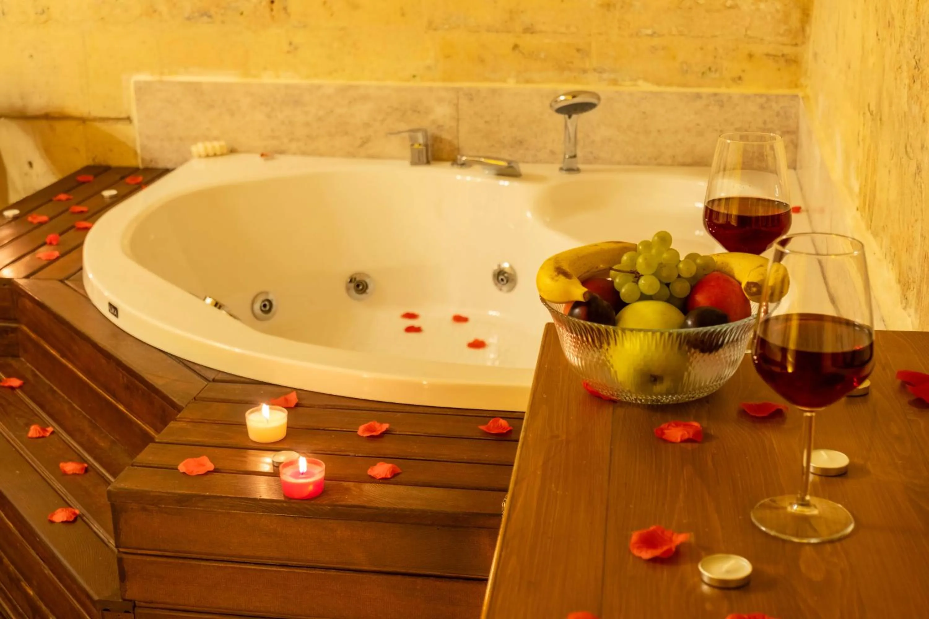 Hot Tub in Mihrumah Konağı