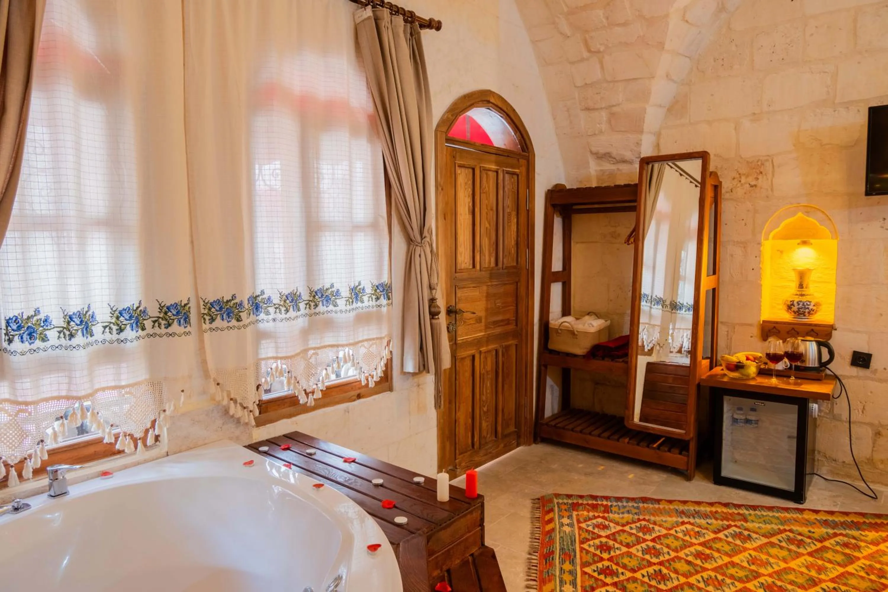 Bedroom, Bed in Mihrumah Konağı