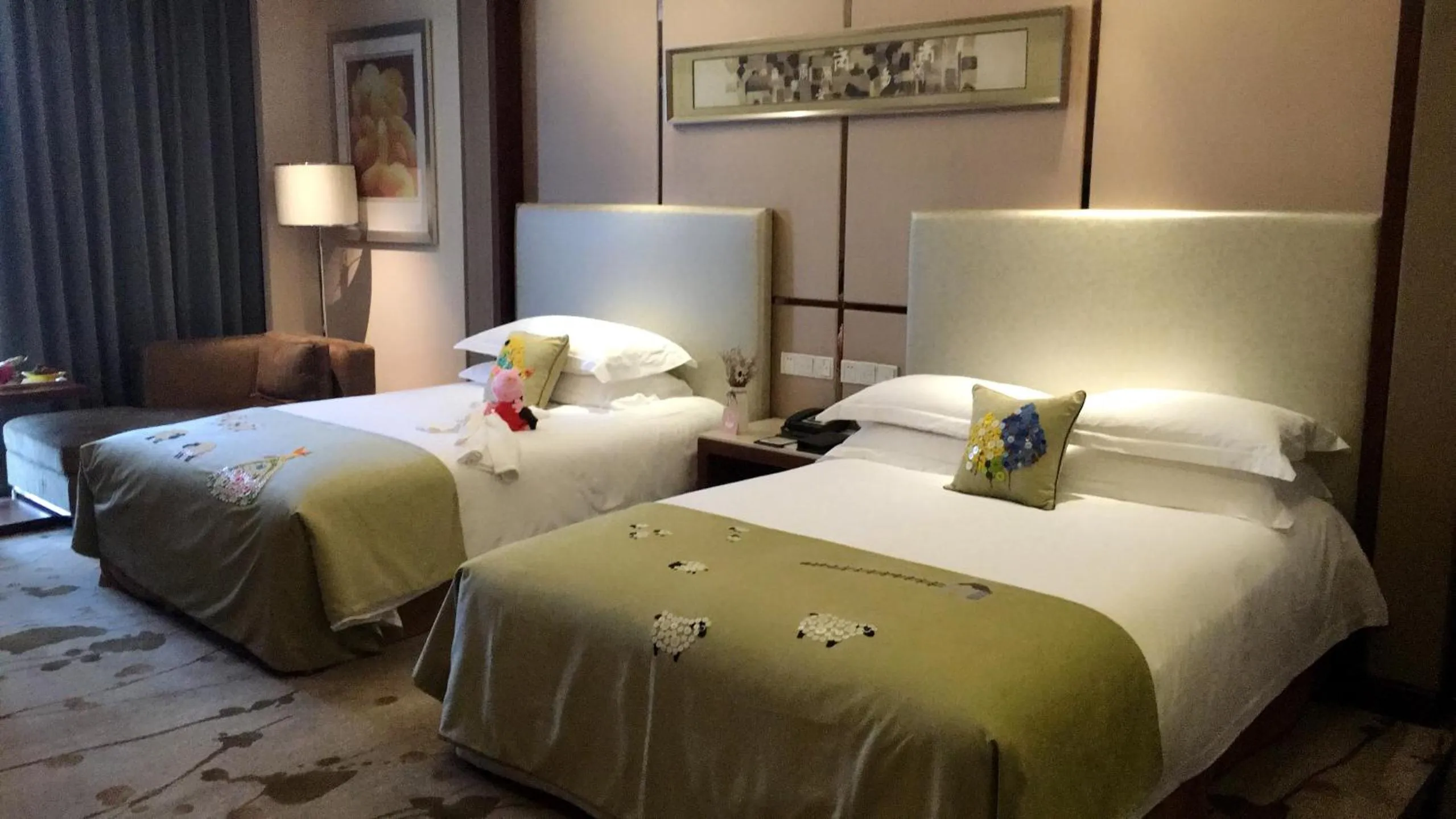 River view, Bed in Yiwu Shangcheng Hotel