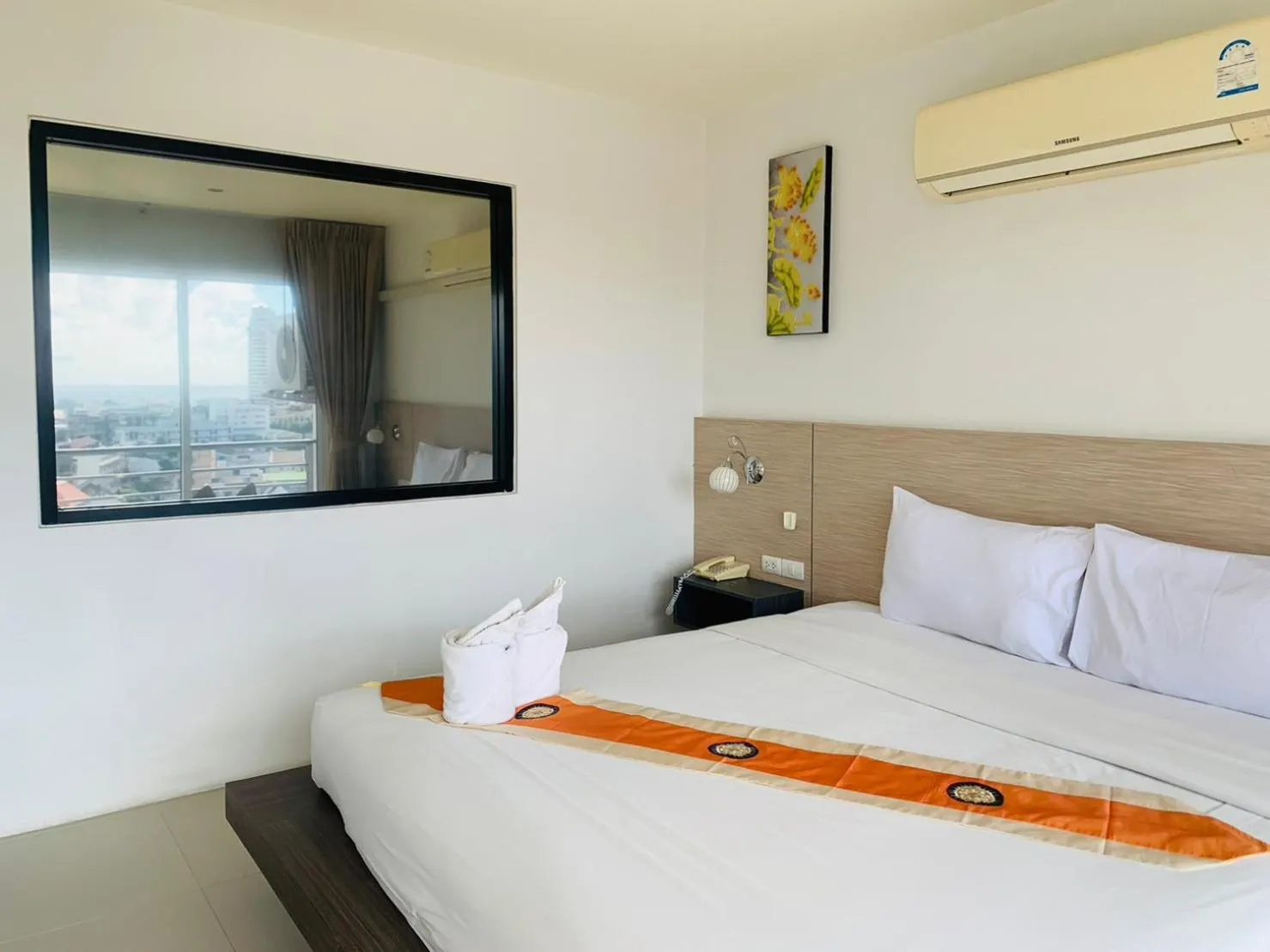 Bed in Ocean View Treasure Residence