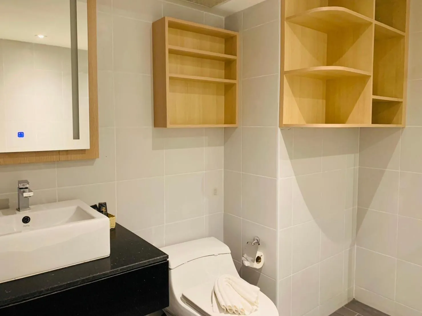 Toilet in Ocean View Treasure Residence