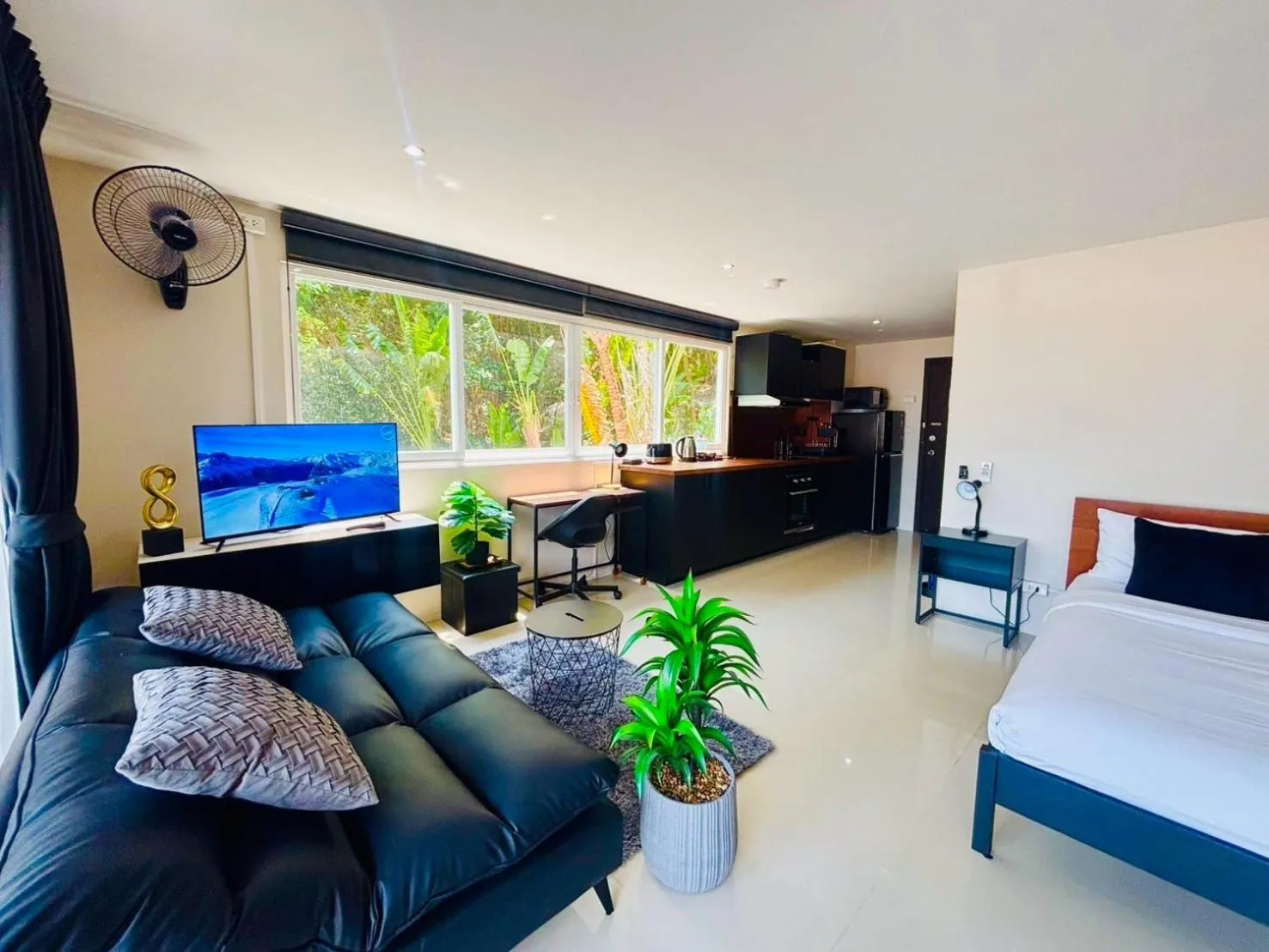 Bedroom, Bed in Ocean View Treasure Residence