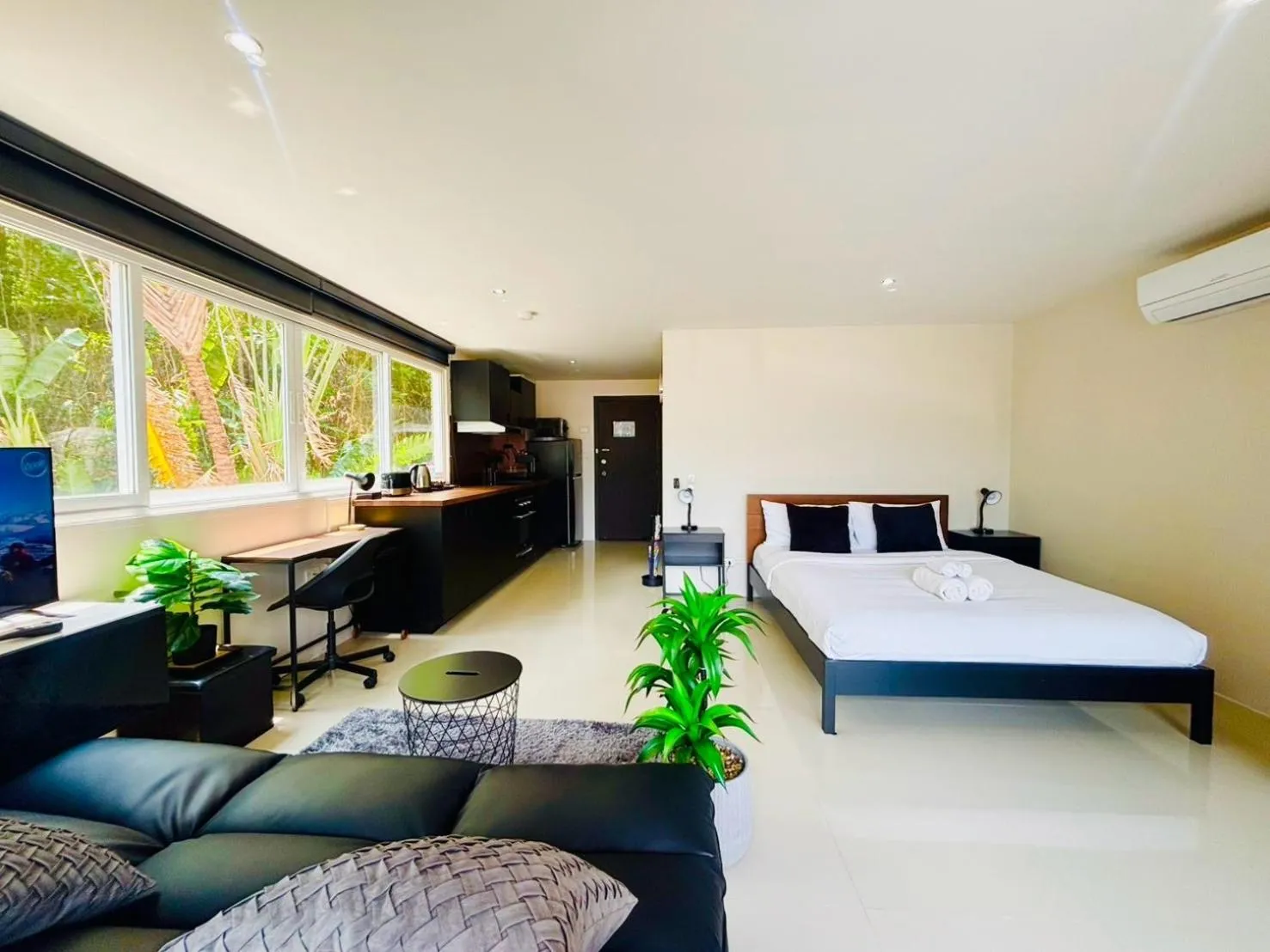 Bedroom, Bed in Ocean View Treasure Residence