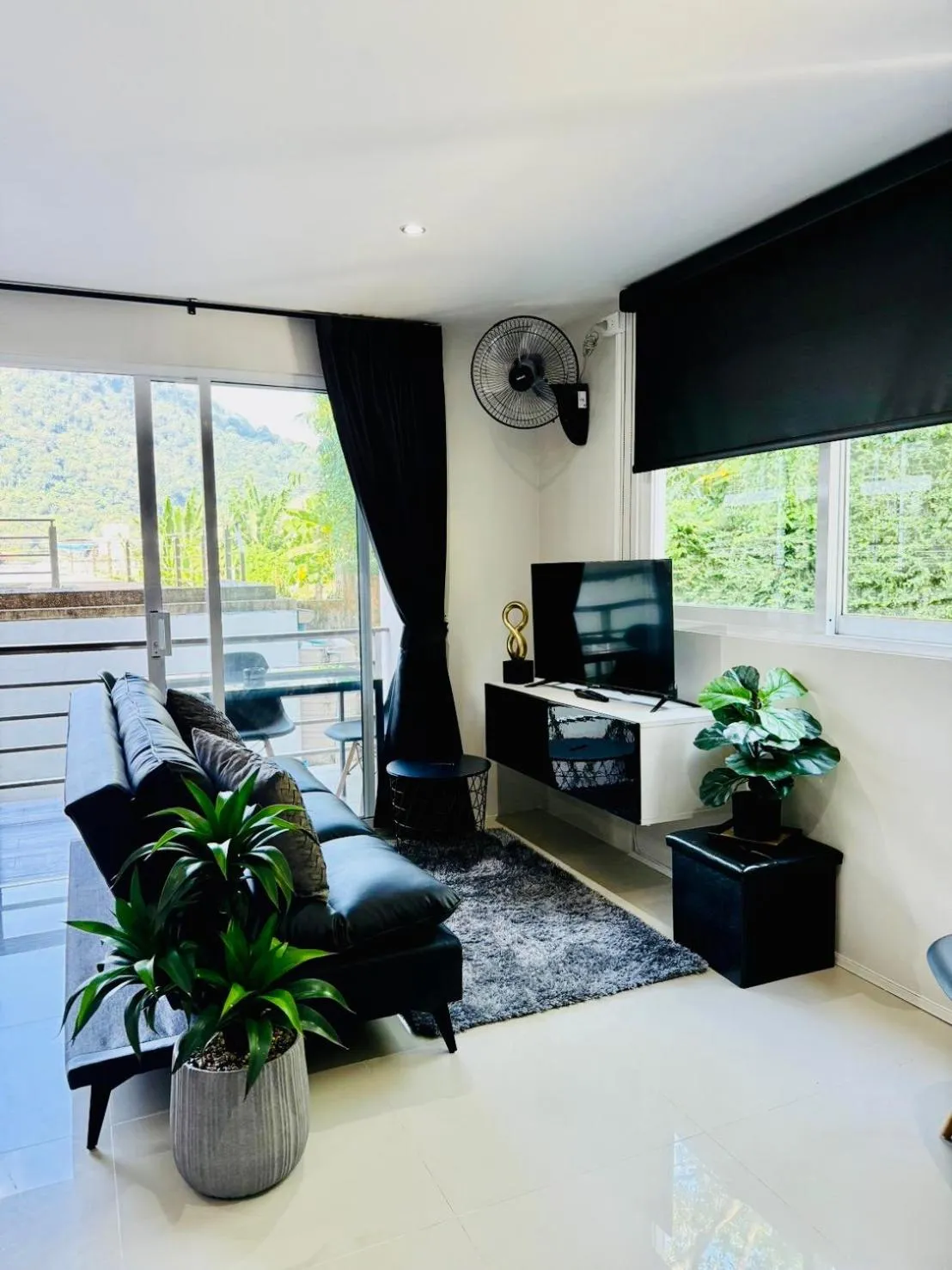 Seating area in Ocean View Treasure Residence