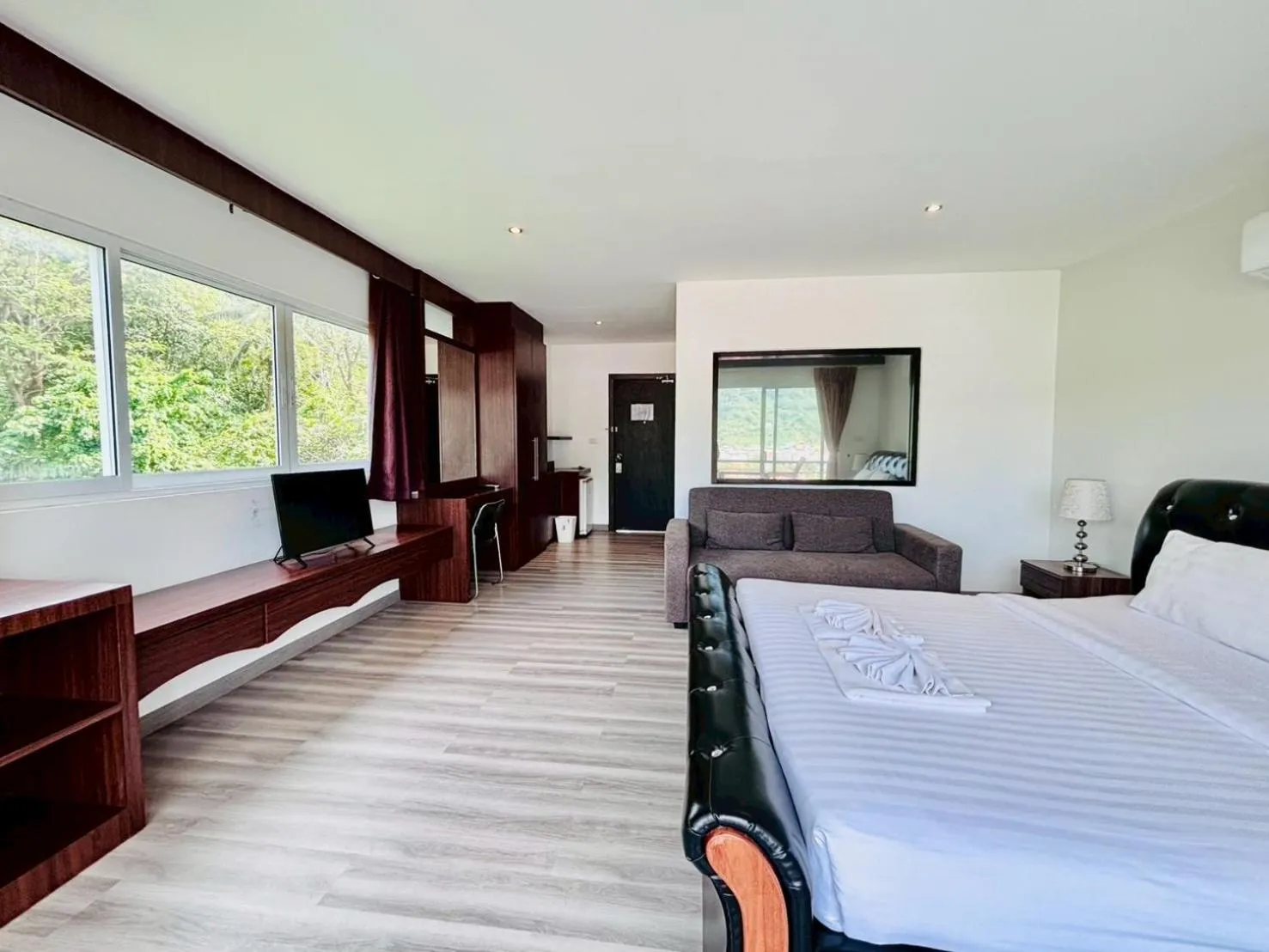 Bed in Ocean View Treasure Residence