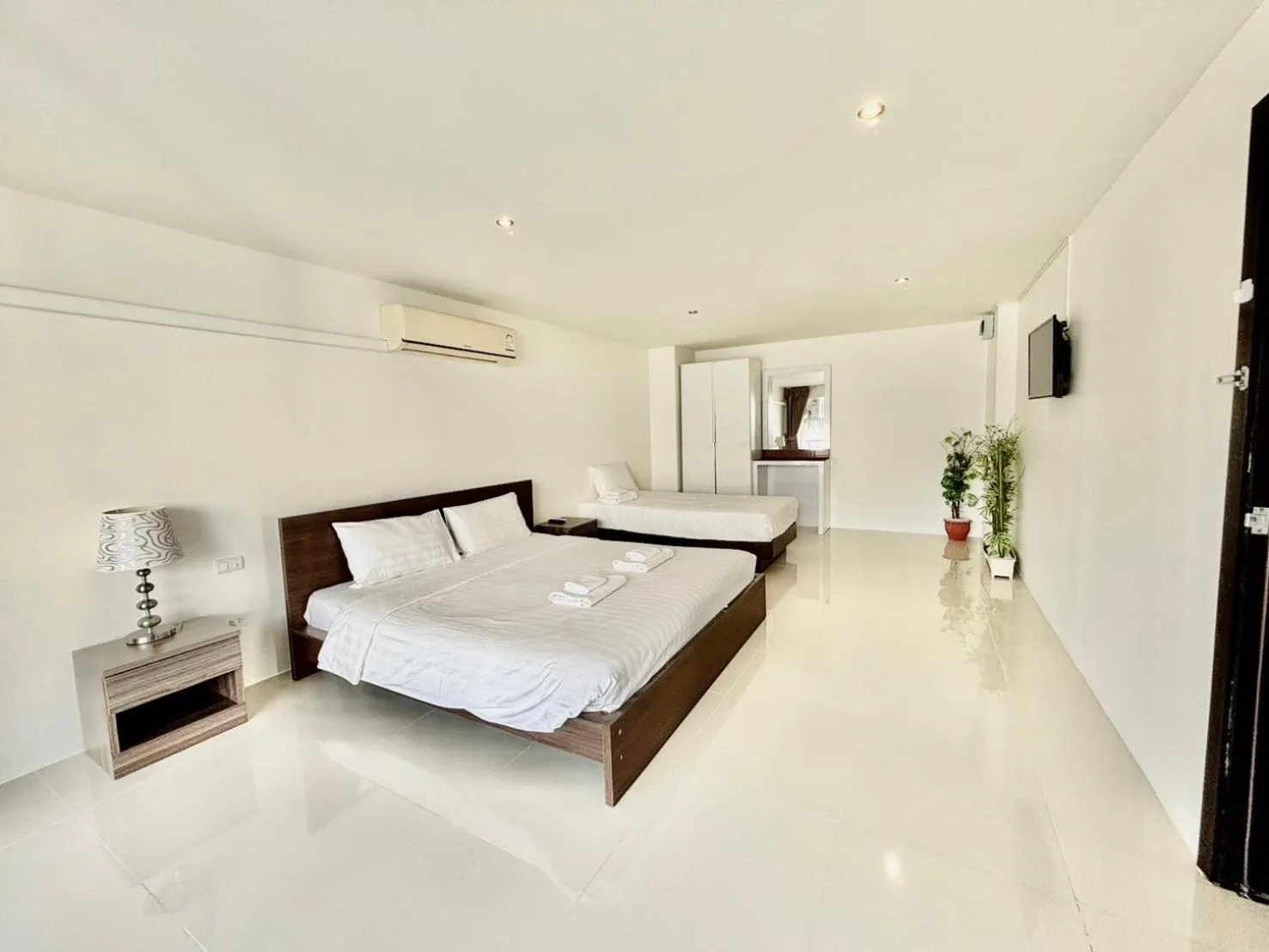 Bedroom, Bed in Ocean View Treasure Residence