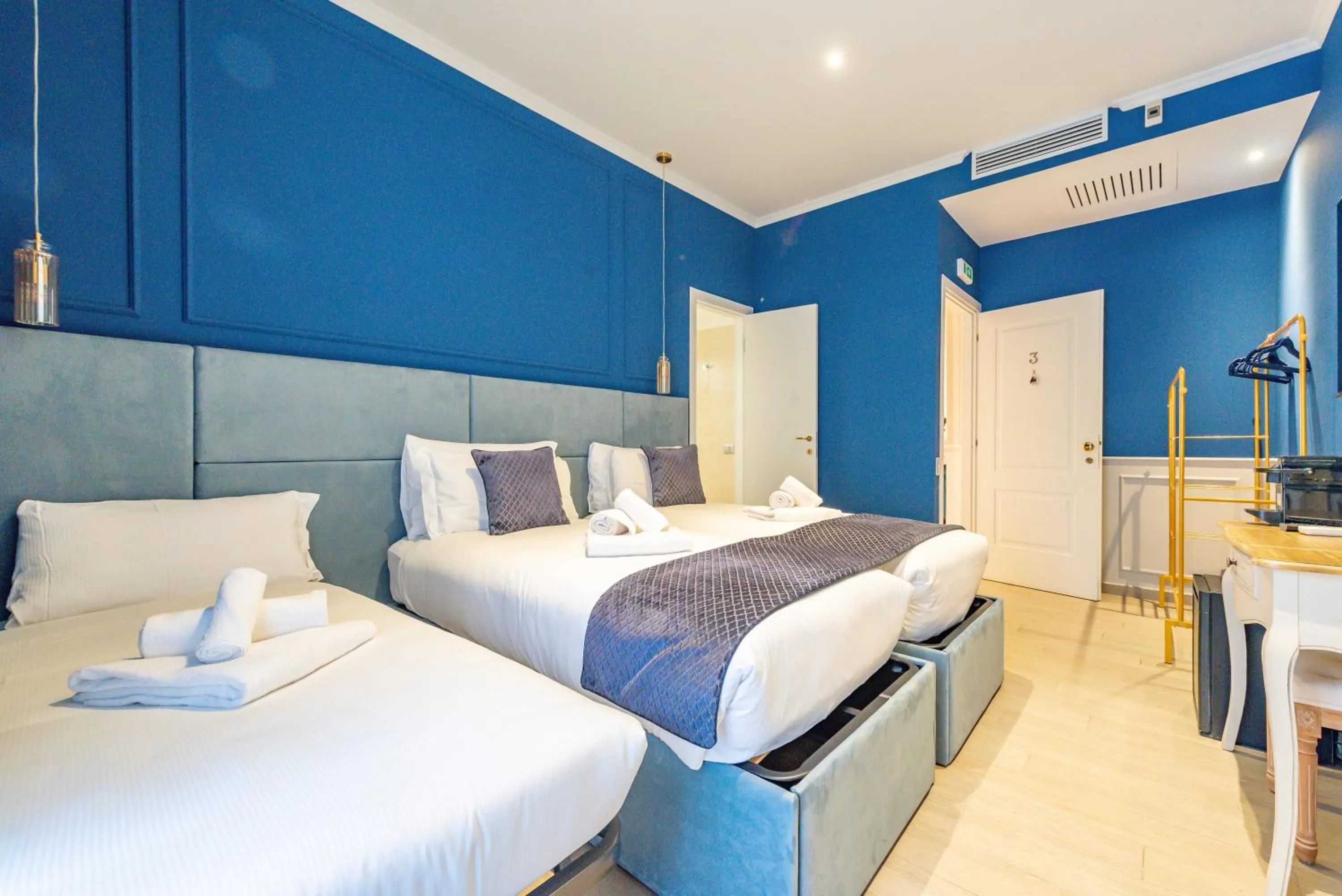 Other, Bed in Catone Vatican Suites by Ghor