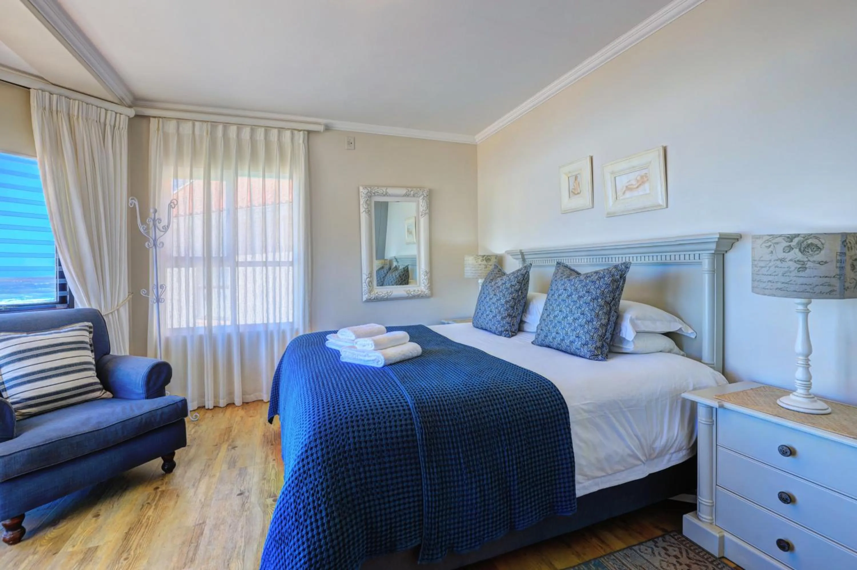 Bed in Oppiesee Selfcatering Apartments