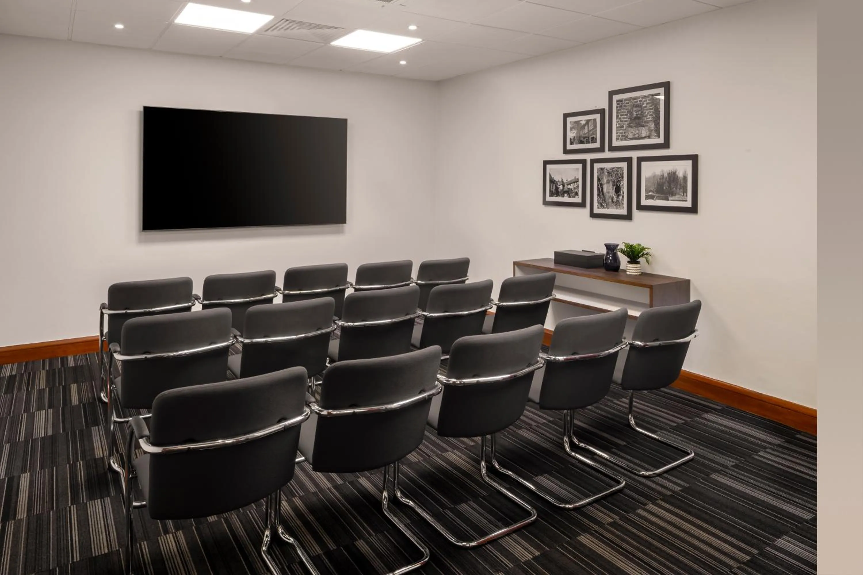 Meeting/conference room in Holiday Inn London-Bexley by IHG
