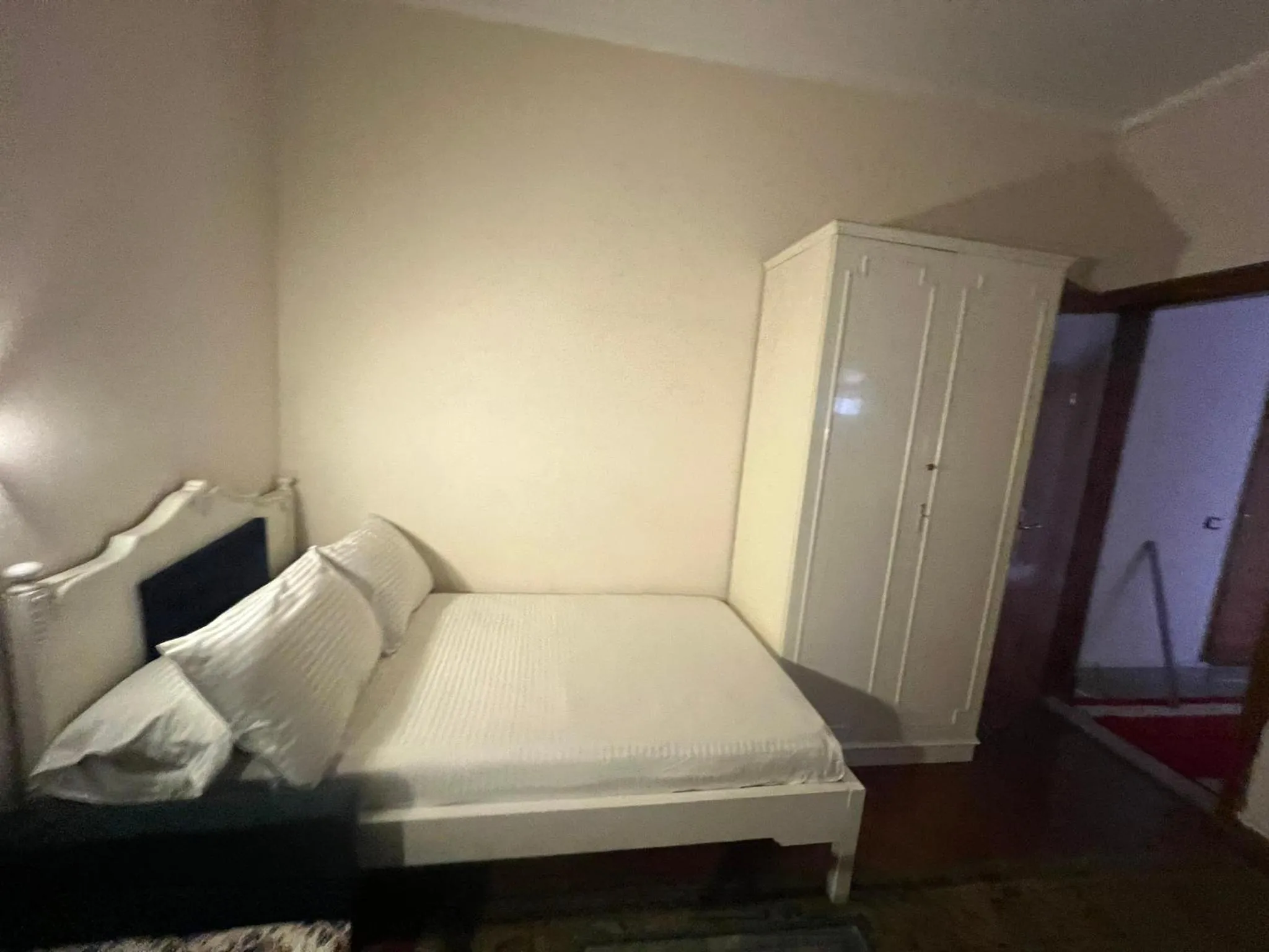 Bed in A pyramids view