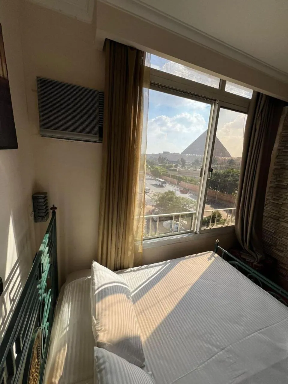 Natural landscape, Bed in A pyramids view