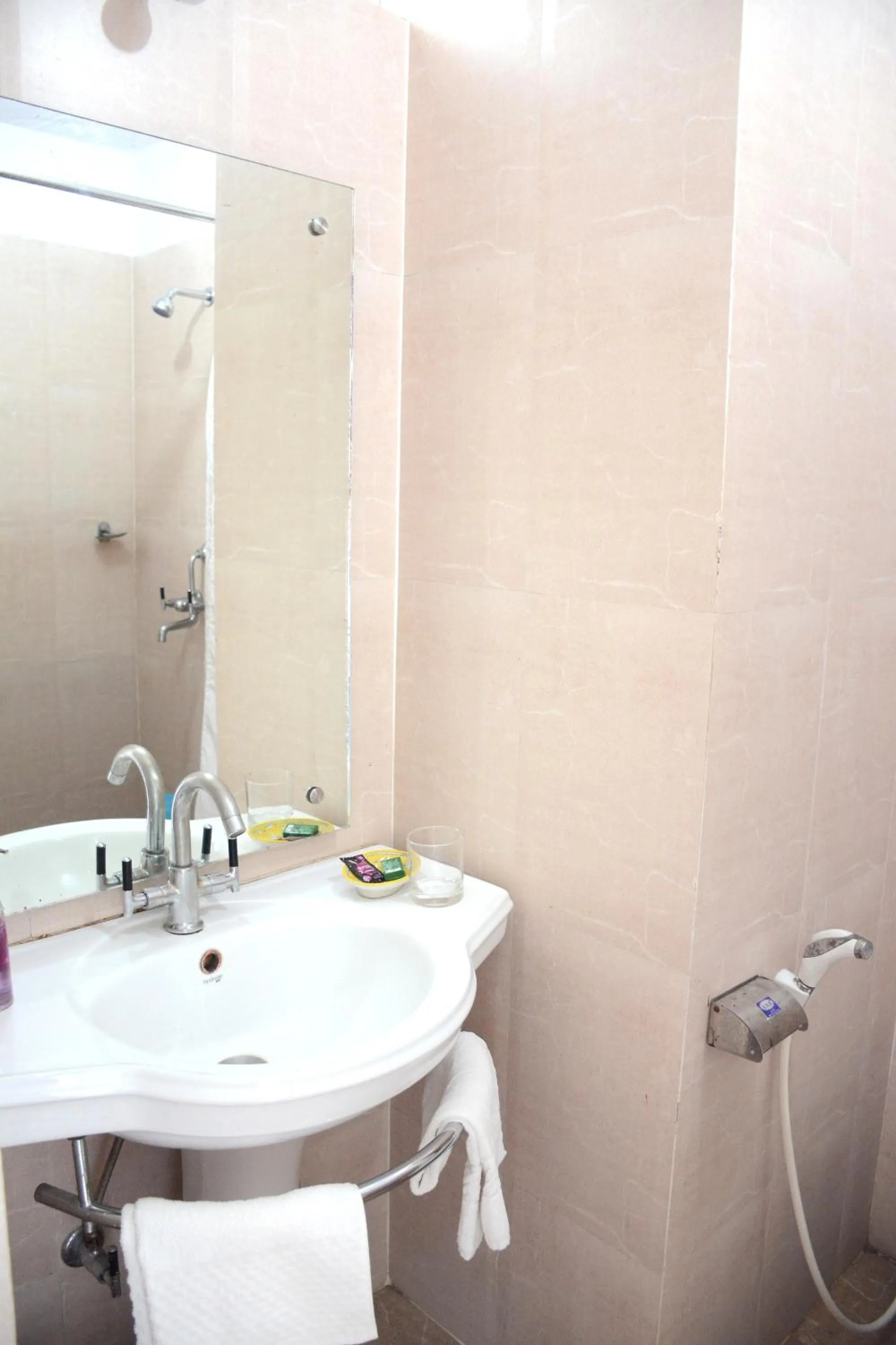 Bathroom in Hotel Bodh Vilas