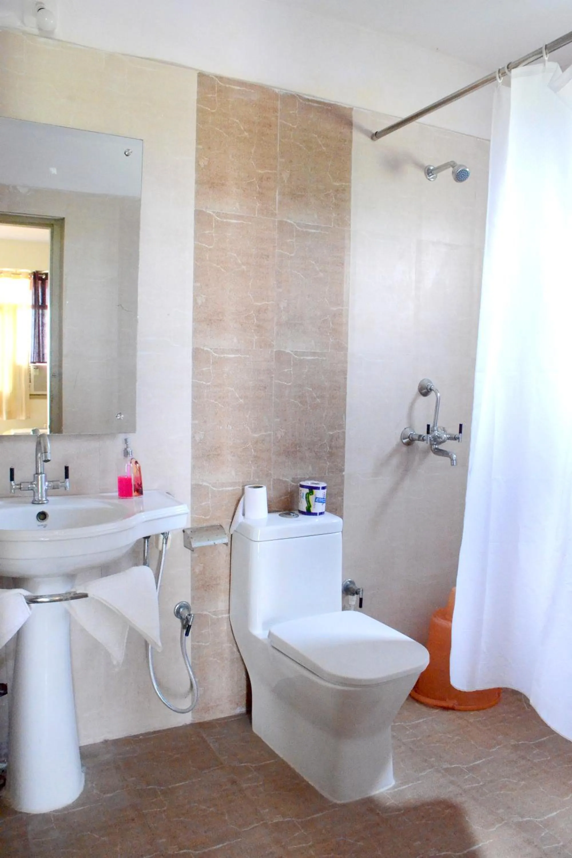 Bathroom in Hotel Bodh Vilas