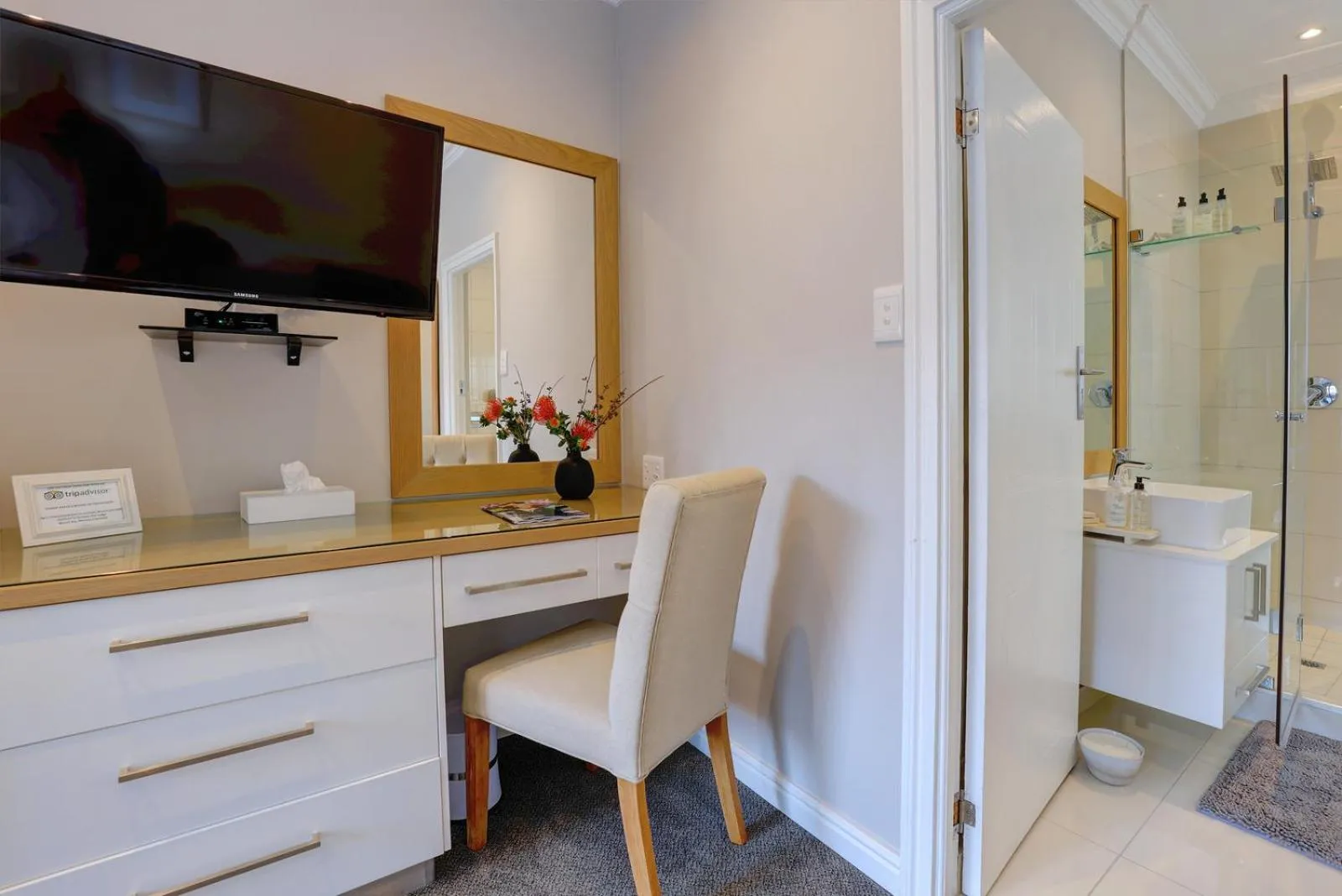 Bay Lodge on the Beach