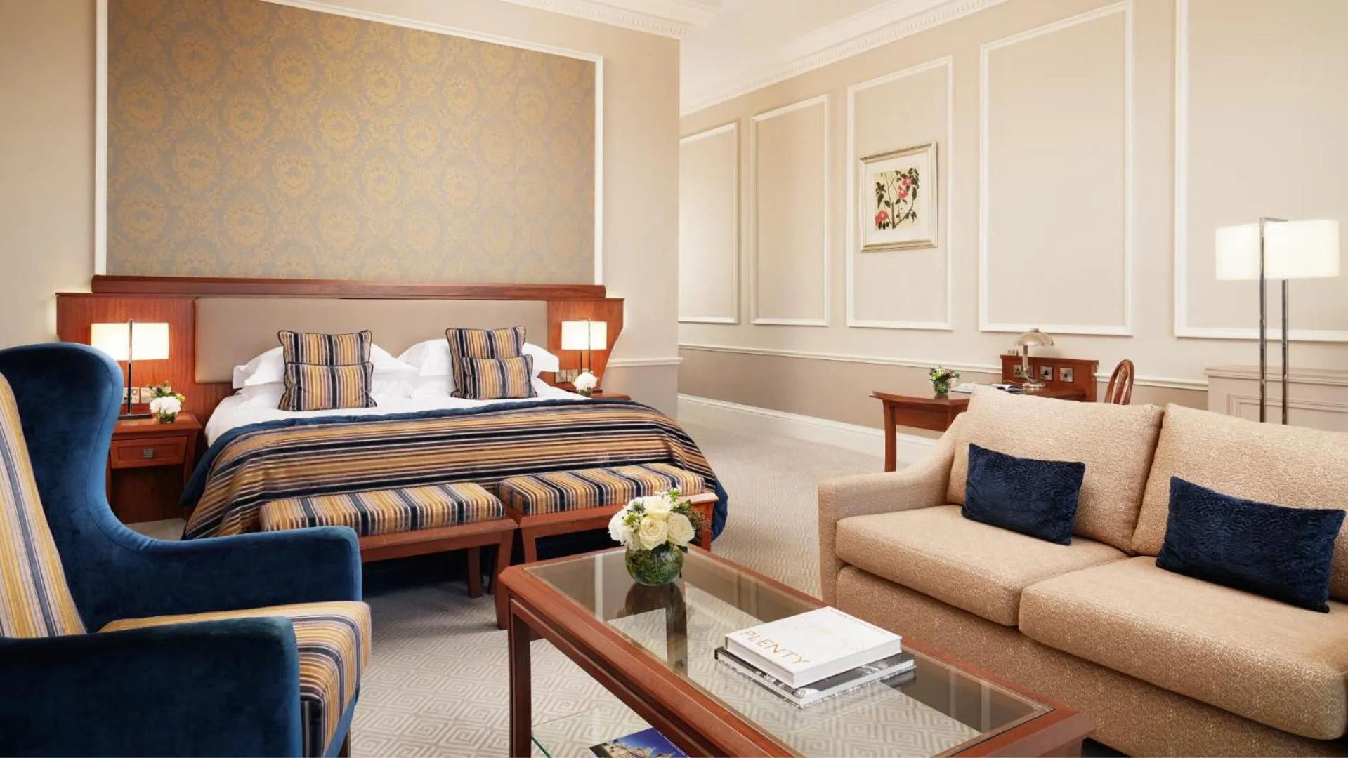 Bedroom, Bed in The Culloden Estate and Spa