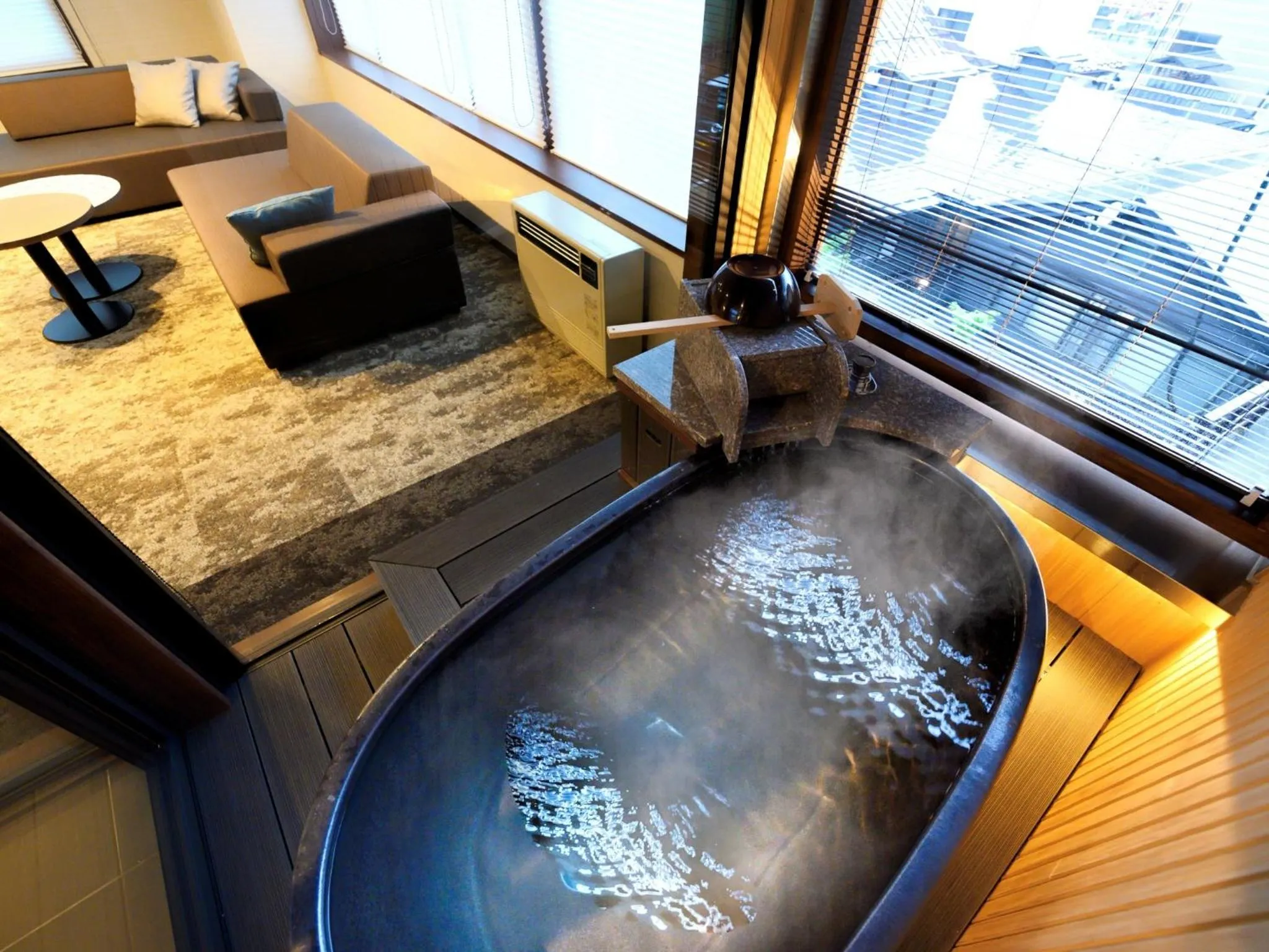 Photo of the whole room in Gensen Ichinoyu