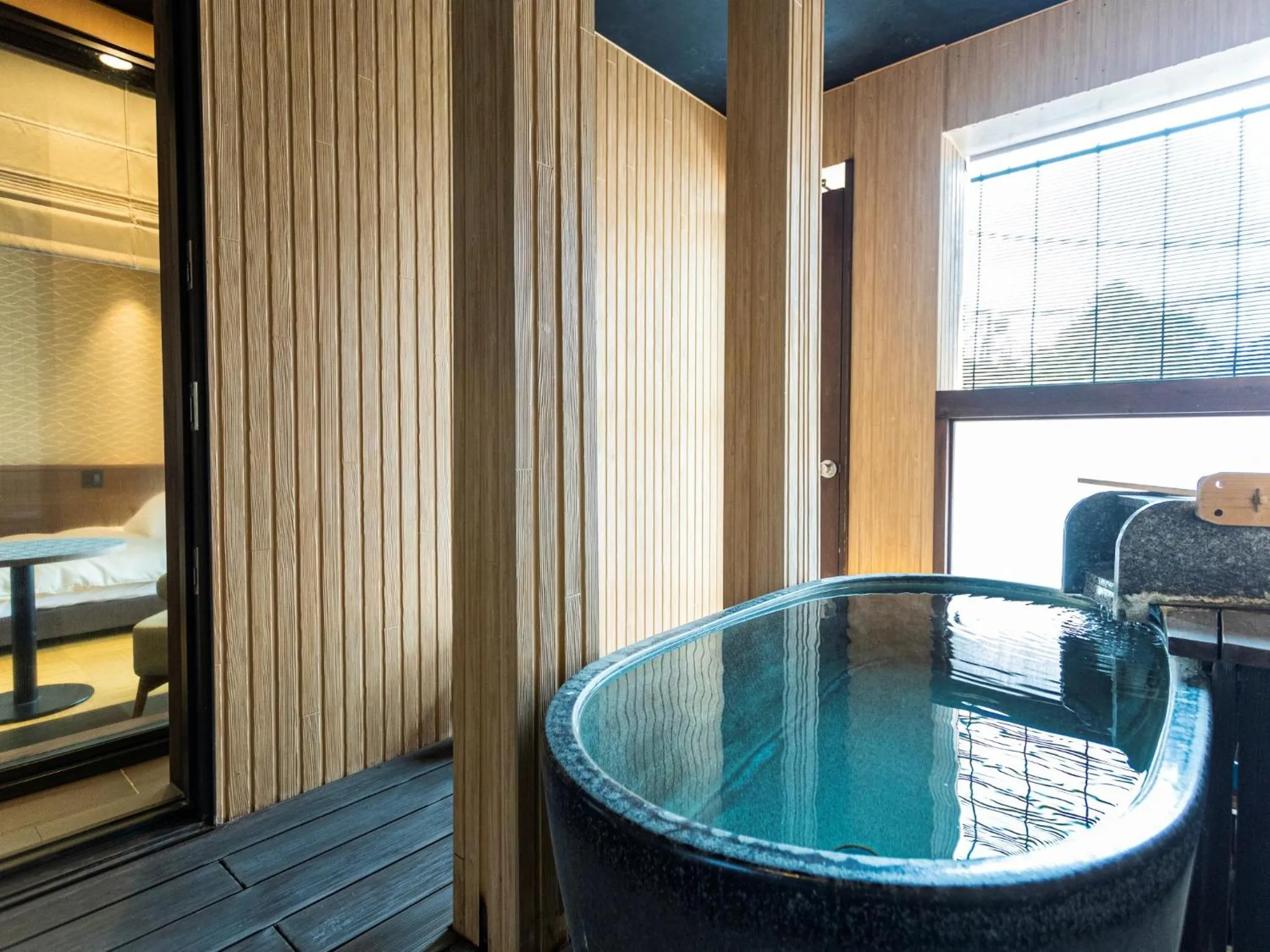 Photo of the whole room in Gensen Ichinoyu