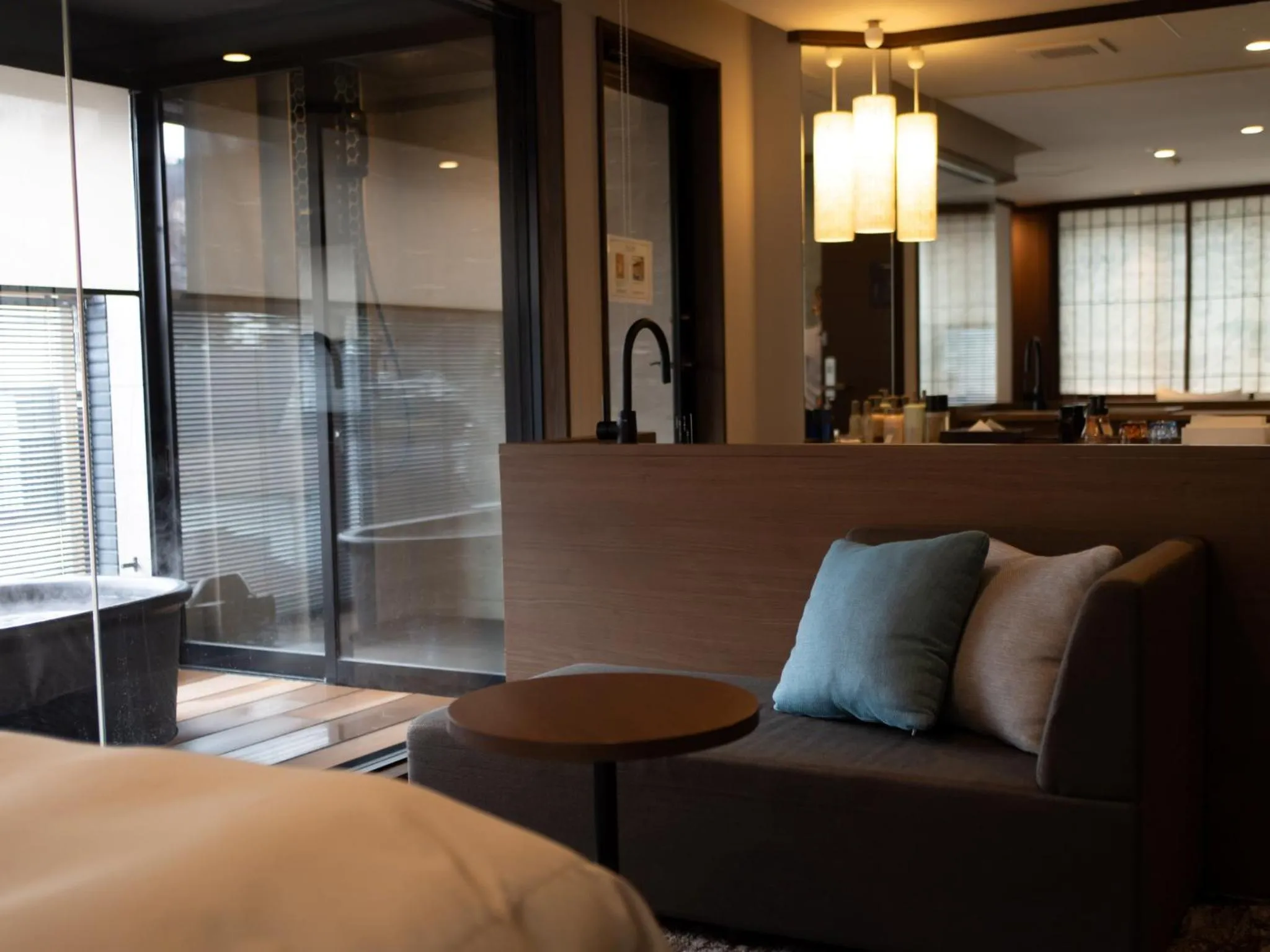 Photo of the whole room in Gensen Ichinoyu