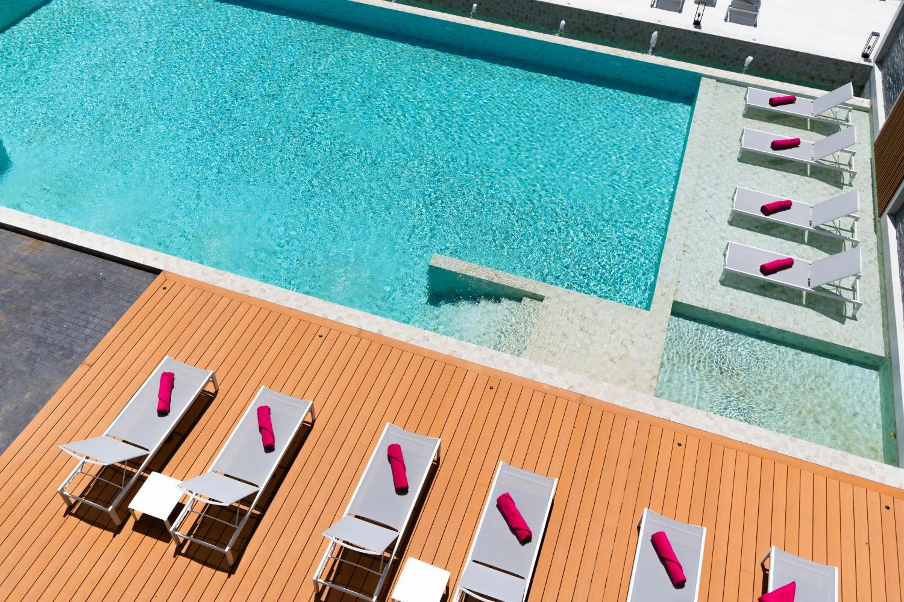 Swimming pool in GLOW Bangkok Riverside